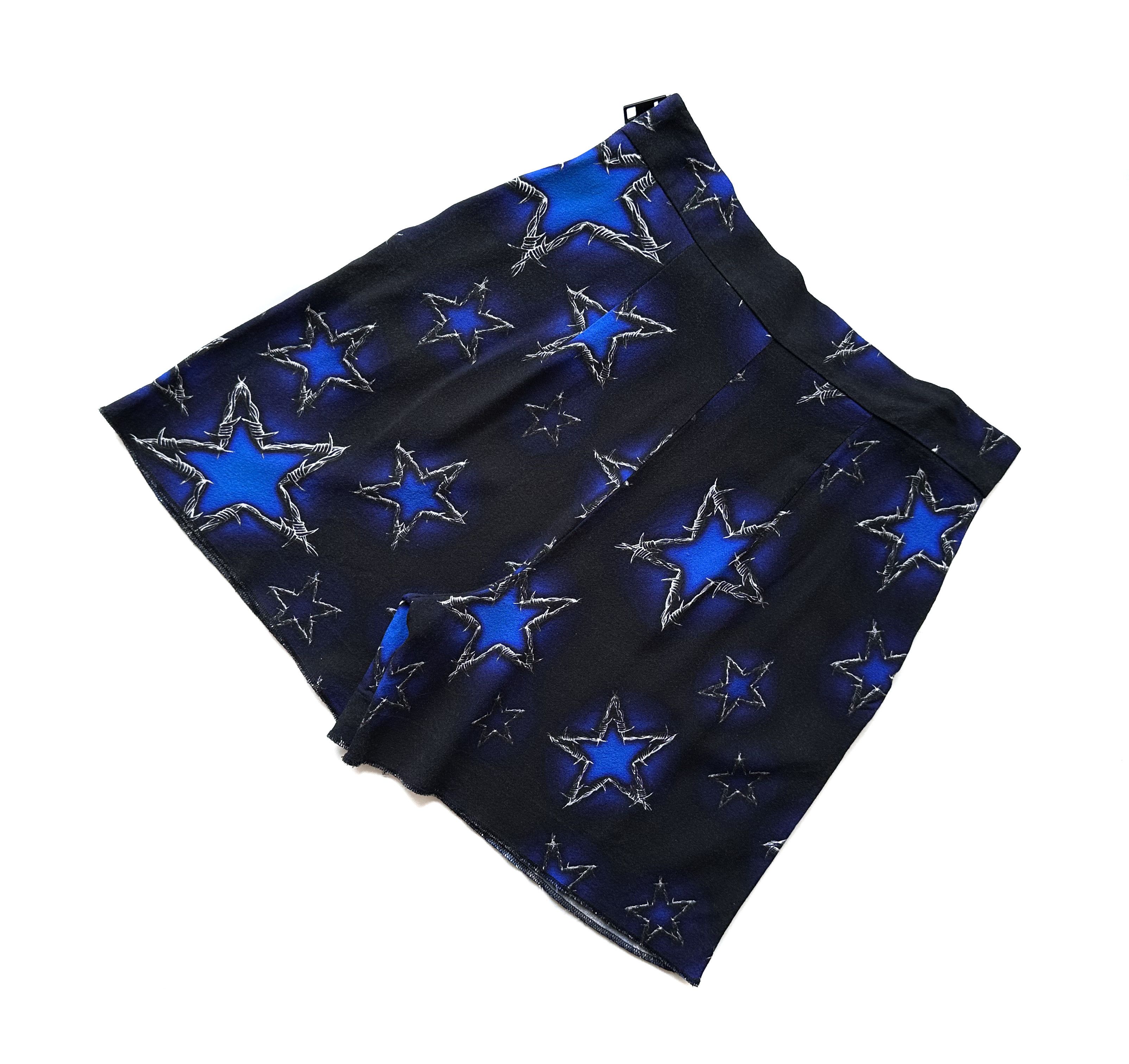 Just Cavalli × Roberto Cavalli Just Cavalli barbwire stars print shorts Size 26" / US 2 / IT 38 - 4 Thumbnail