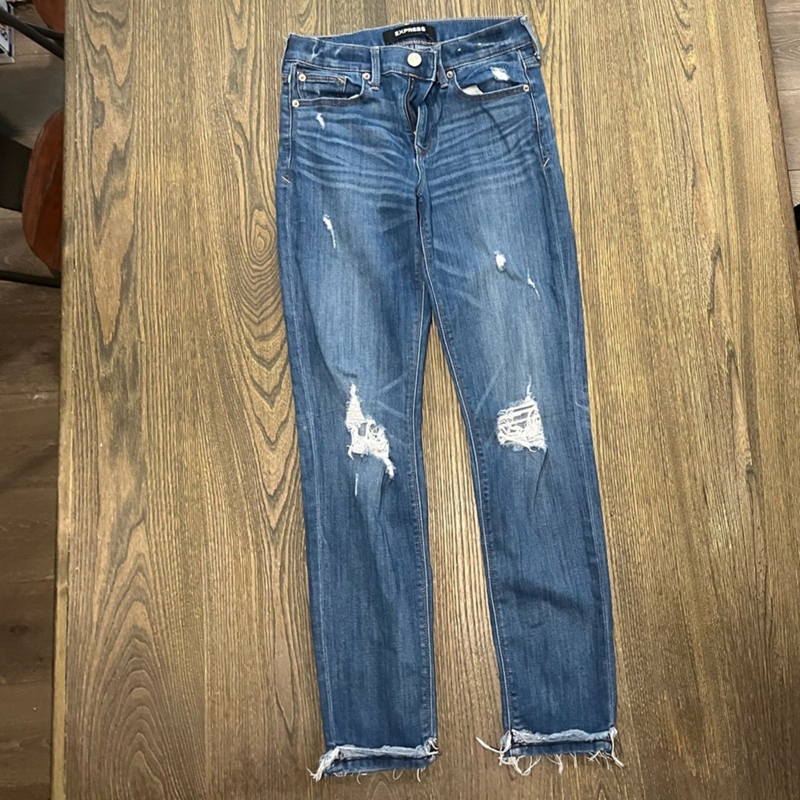 Express Express Super Skinny Jeans Mid Rise Whisker Distressed 2L Size 26" / US 2 / IT 38 - 1 Thumbnail