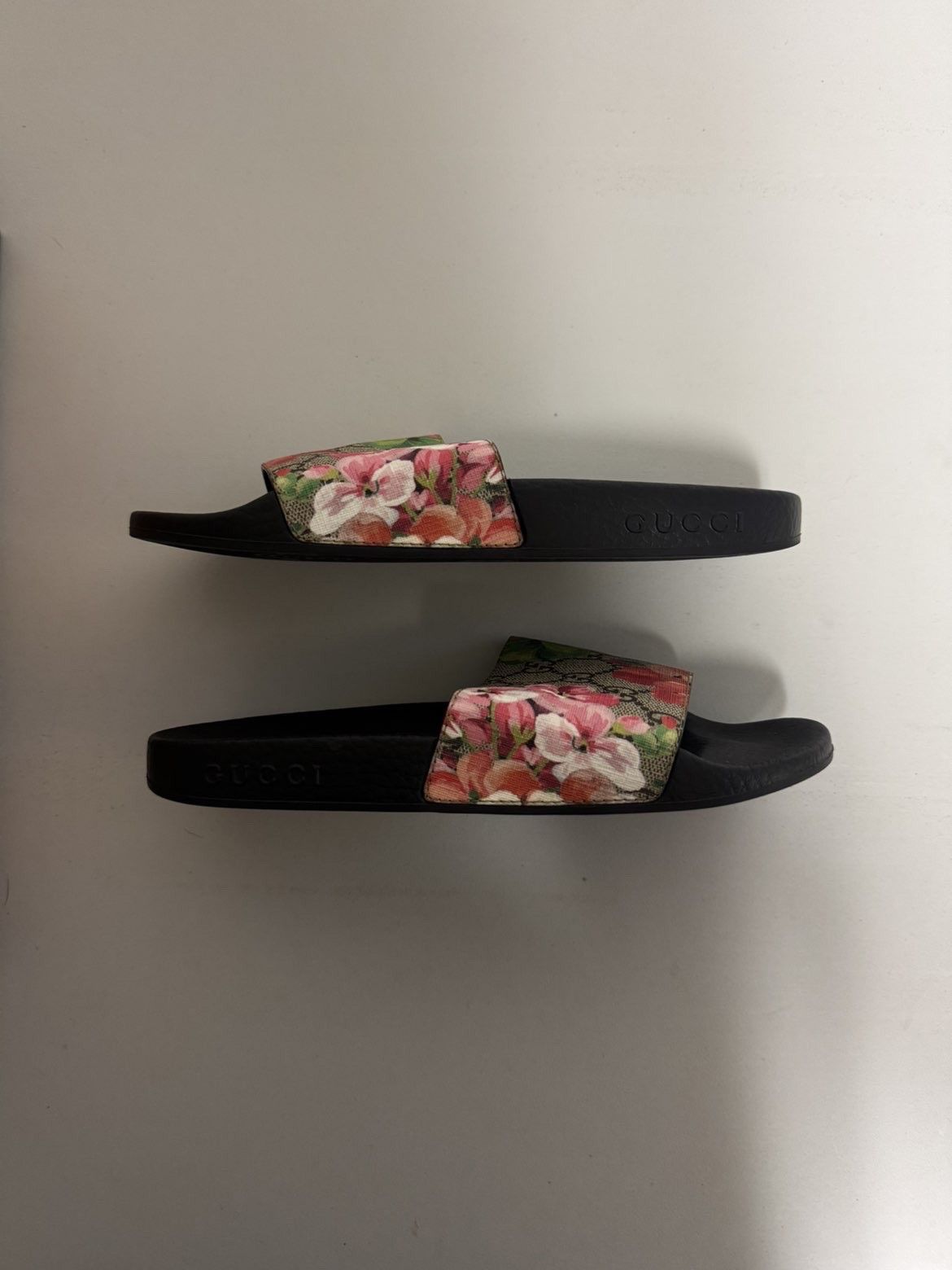 Gucci Gucci GG Supreme Slide Blooms Size US 6.5 / IT 36.5 - 2 Thumbnail