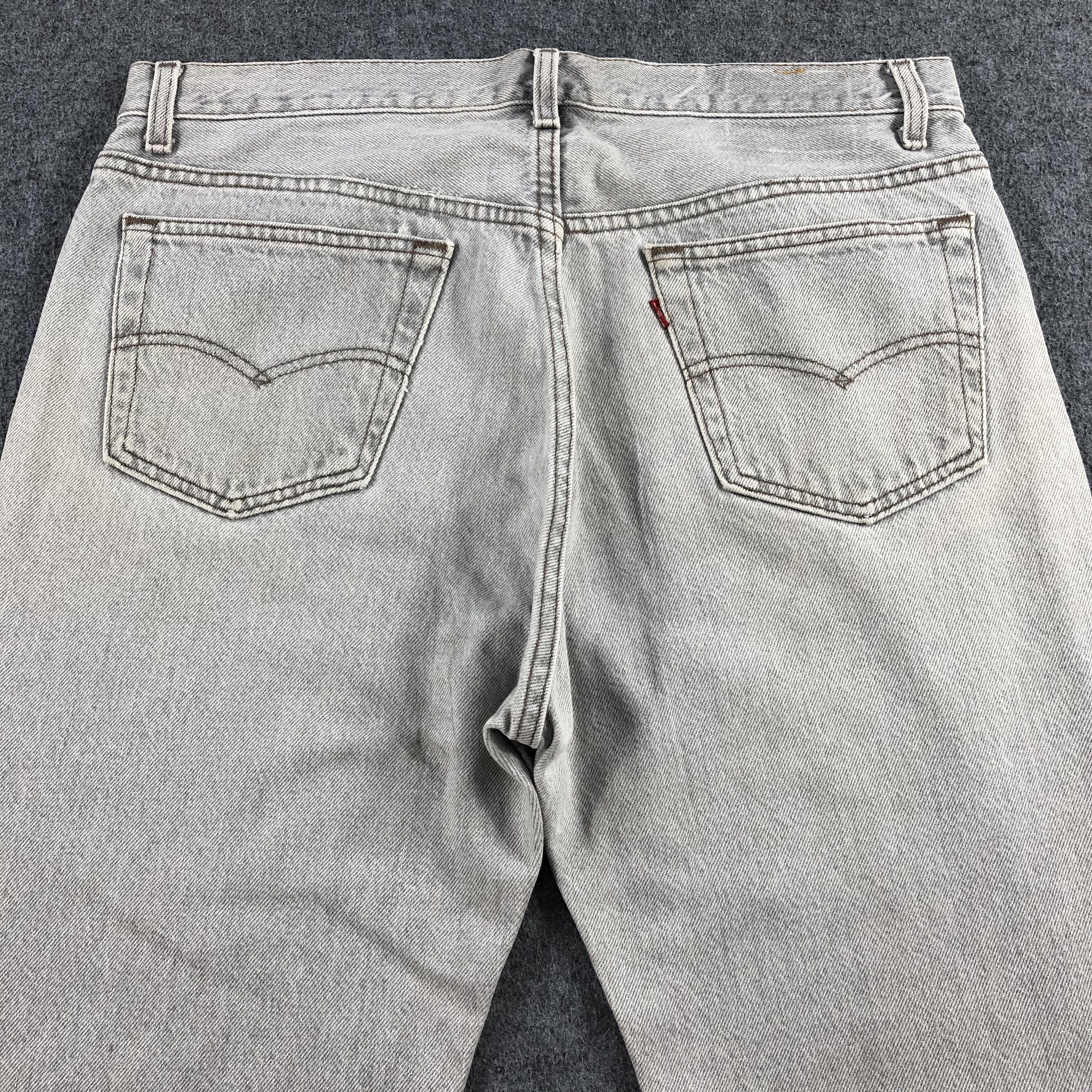 Levi's Vintage 90s Light Wash Ripped Levis 501 Jeans-J1644 Size US 35 - 4 Thumbnail