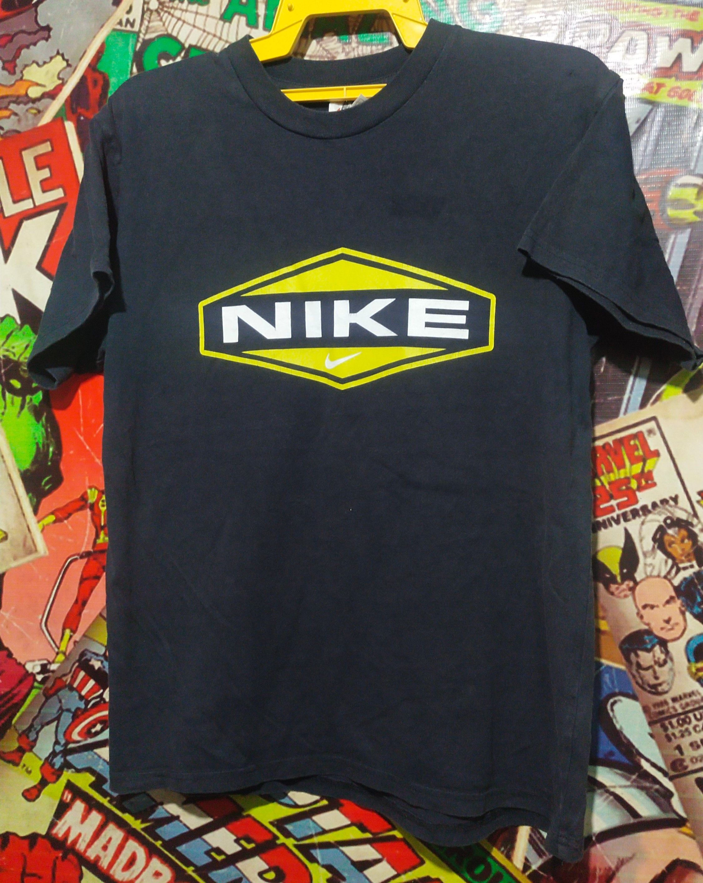 Nike Nike Vtg Graphic Tshirt Size US S / EU 44-46 / 1 - 1 Thumbnail