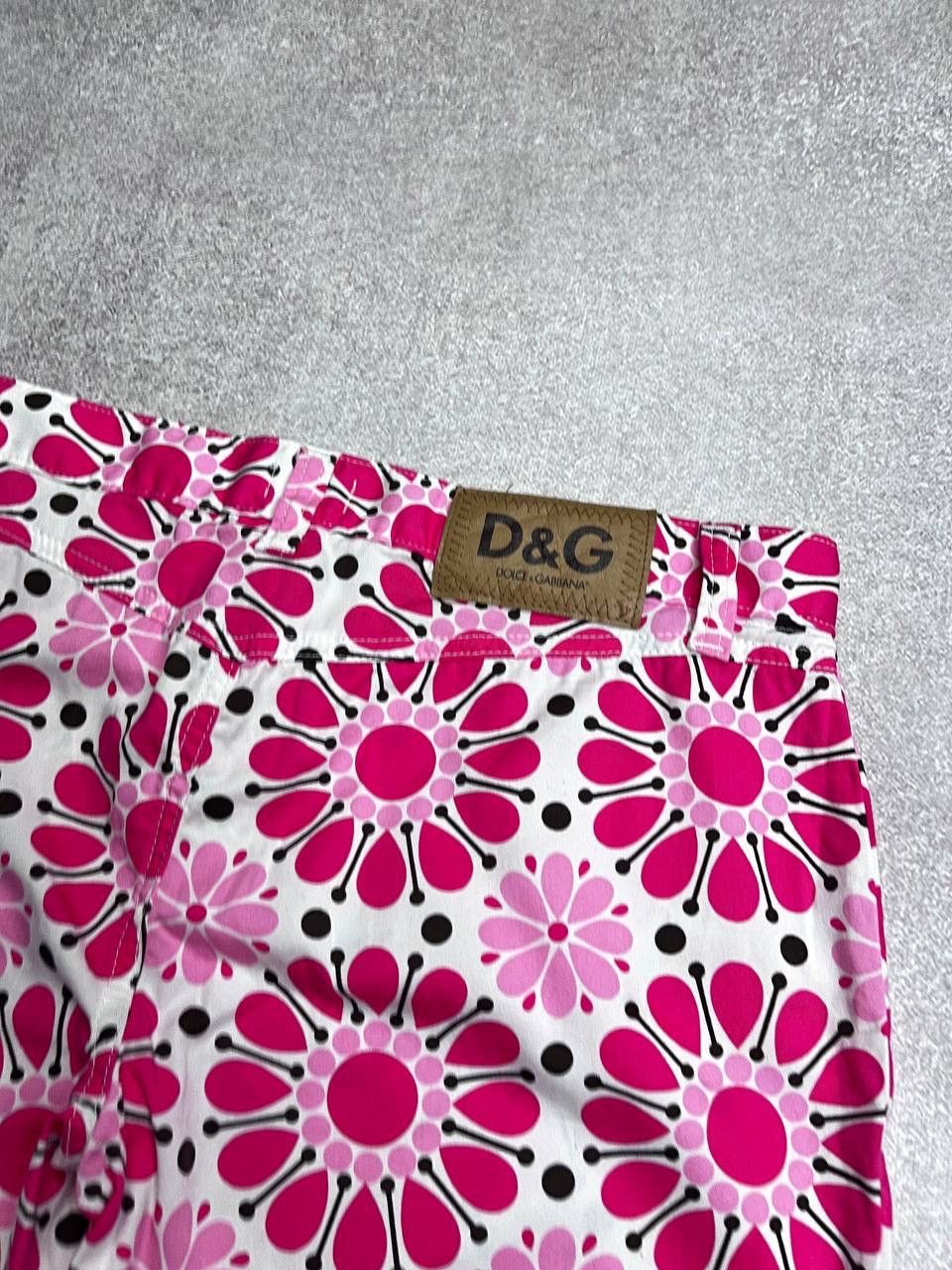 Dolce & Gabbana × Vintage Vintage Dolce&Gabbana Floral Print Capri Shorts Y2K 27 Woman Size 27" / US 4 / IT 40 - 8 Thumbnail