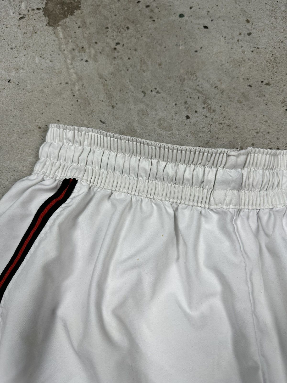 Reebok × Vintage Vintage Y2K Reebok x Liverpool White Home Shorts Size US 32 / EU 48 - 4 Thumbnail