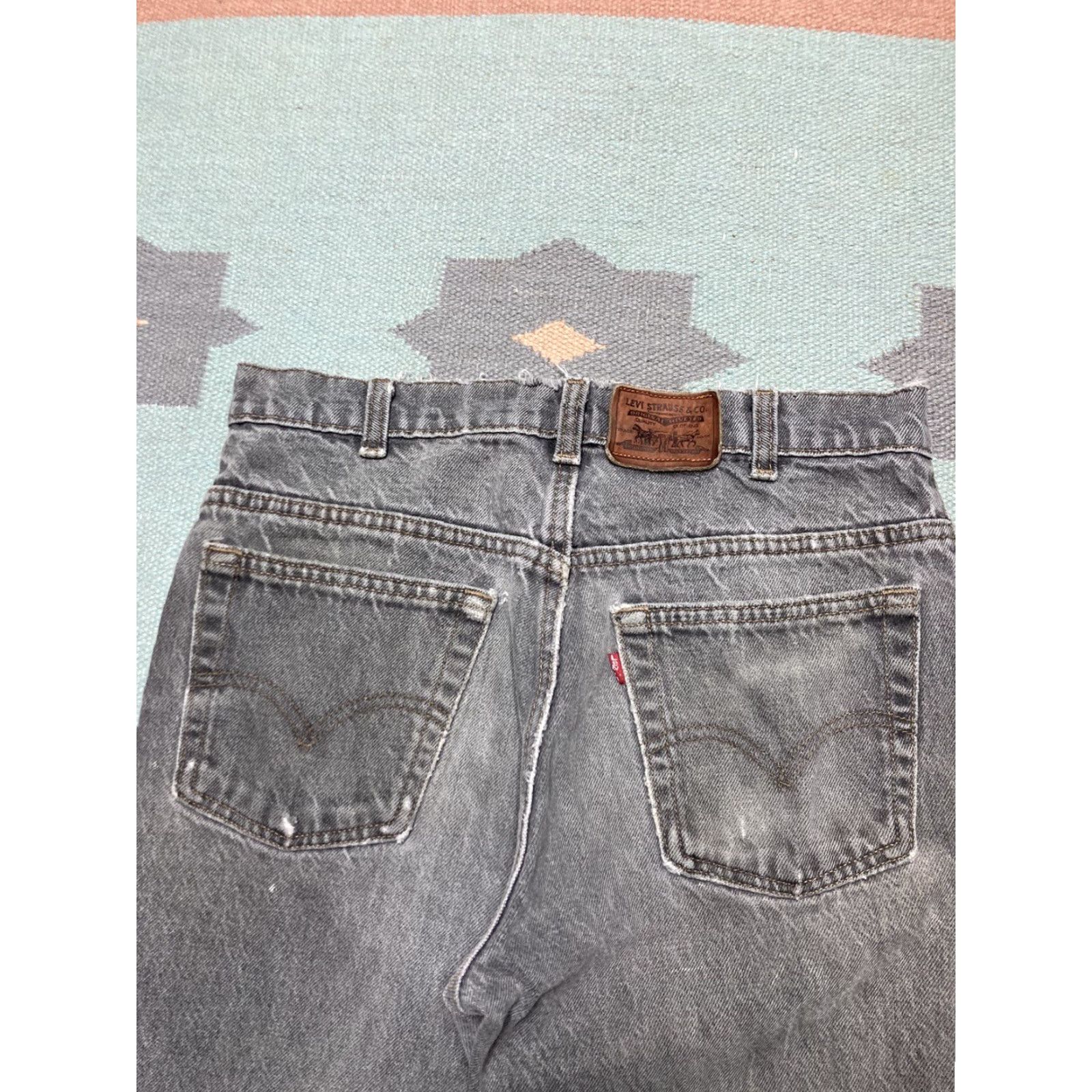 Levi's VINTAGE Levi’s Jeans 40505 0259 Straight Baggy Faded Black Grunge 31x33 Mens Jeans Size US 31 - 5 Thumbnail