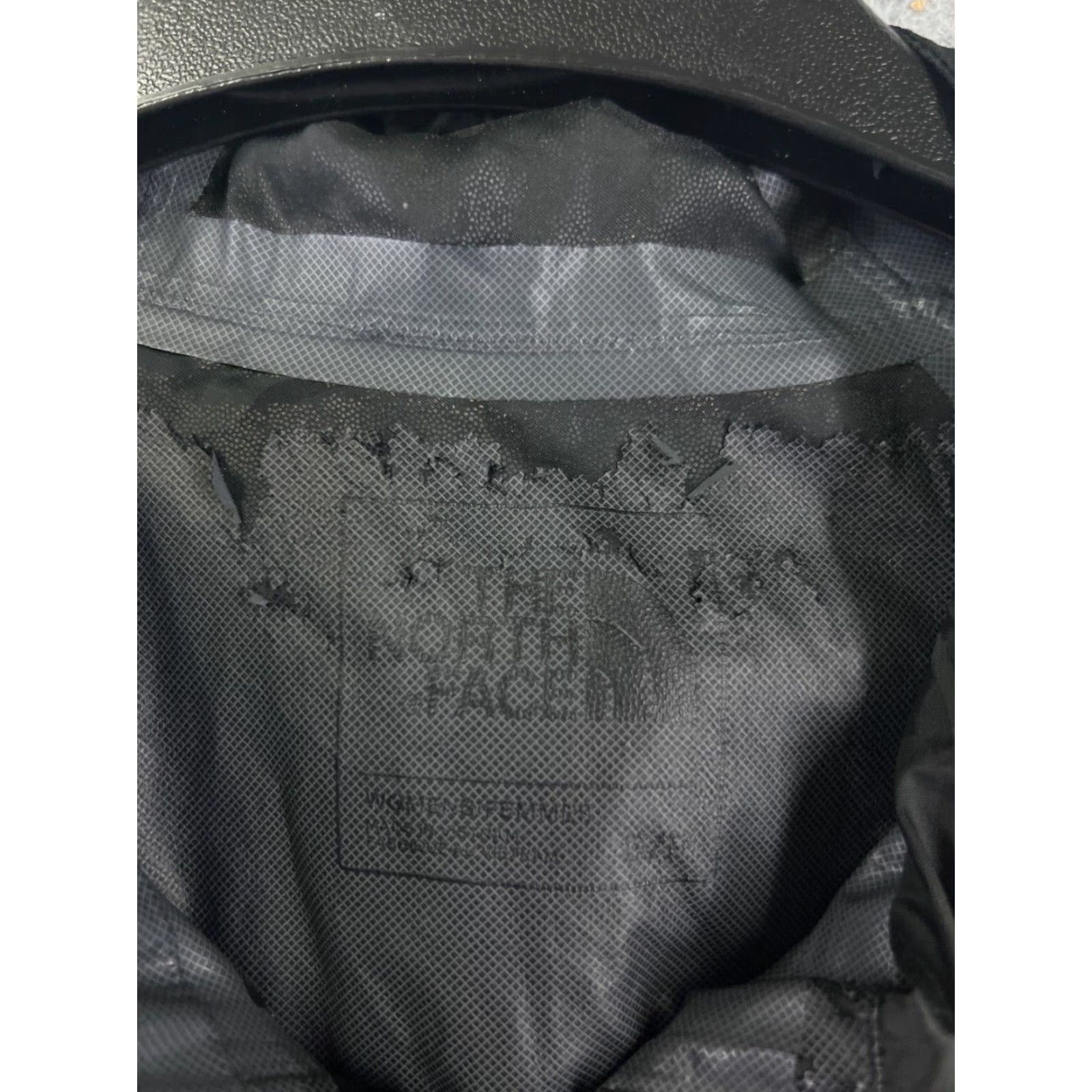The North Face VINTAGE The North Face Jacket Women S Black Camouflage Full Zip Hooded Windbreaker READ Size S / US 4 / IT 40 - 7 Thumbnail