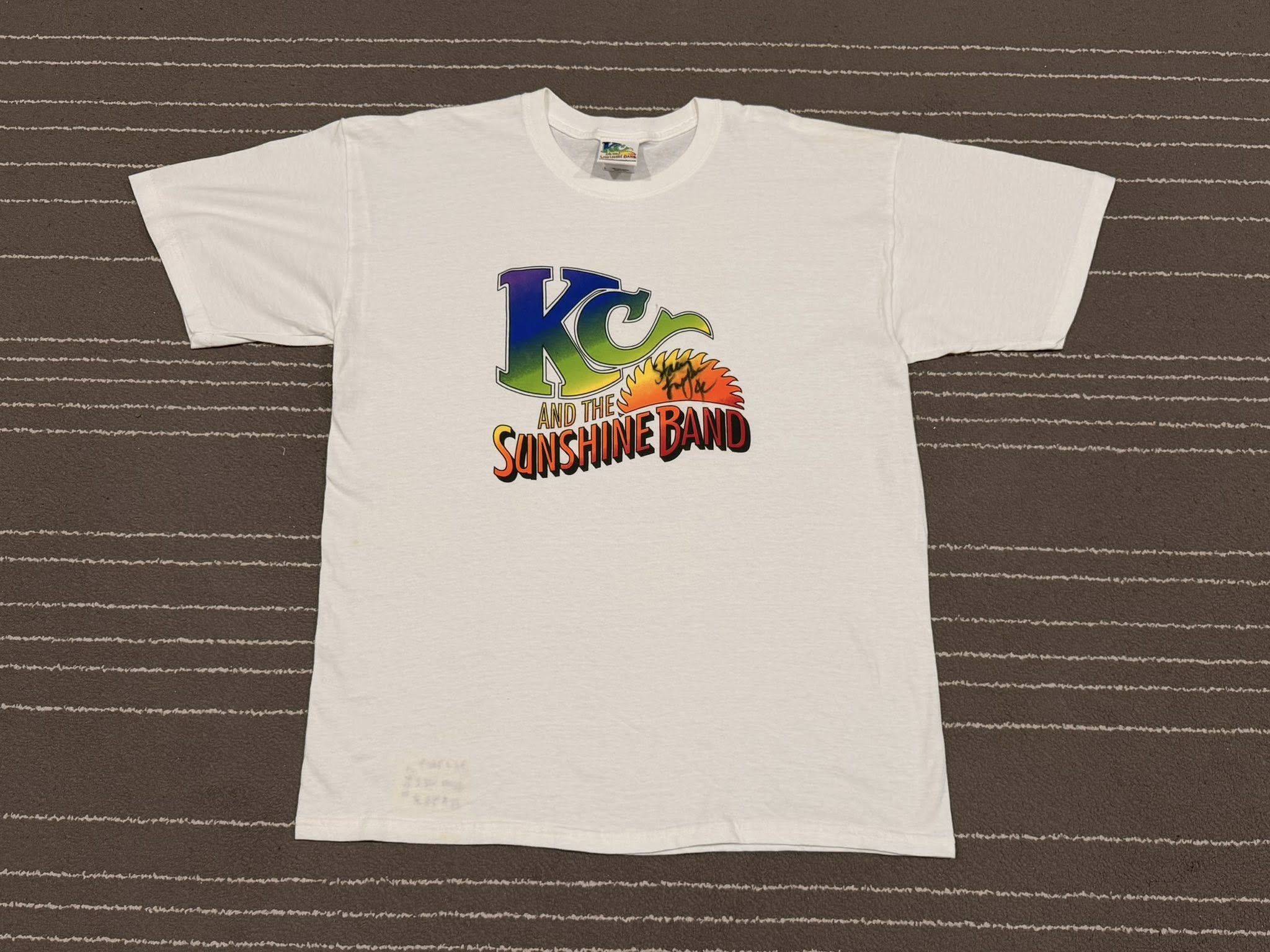 Band Tees Vintage KC AND THE SUNSHINE BAND with signature M 2764 Size US M / EU 48-50 / 2 - 1 Thumbnail