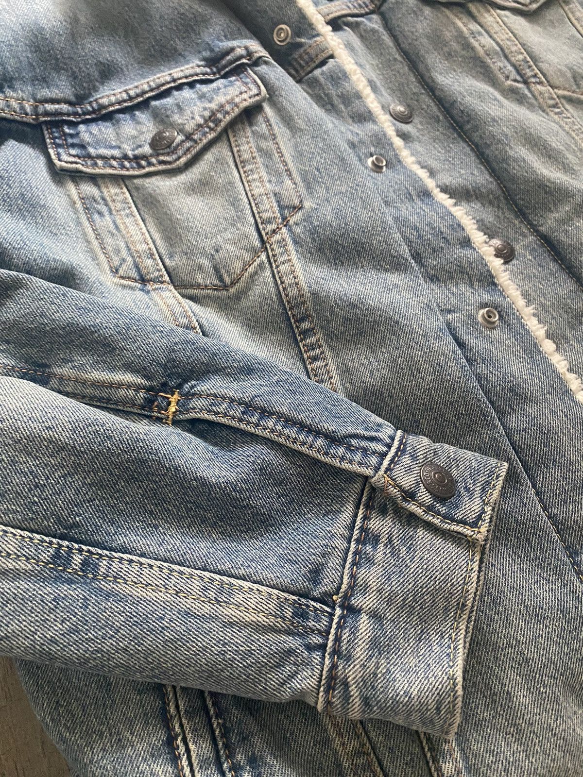Levi's × Vintage Vintage Levi’s Sherpa Denim Jacket Size US L / EU 52-54 / 3 - 2 Thumbnail