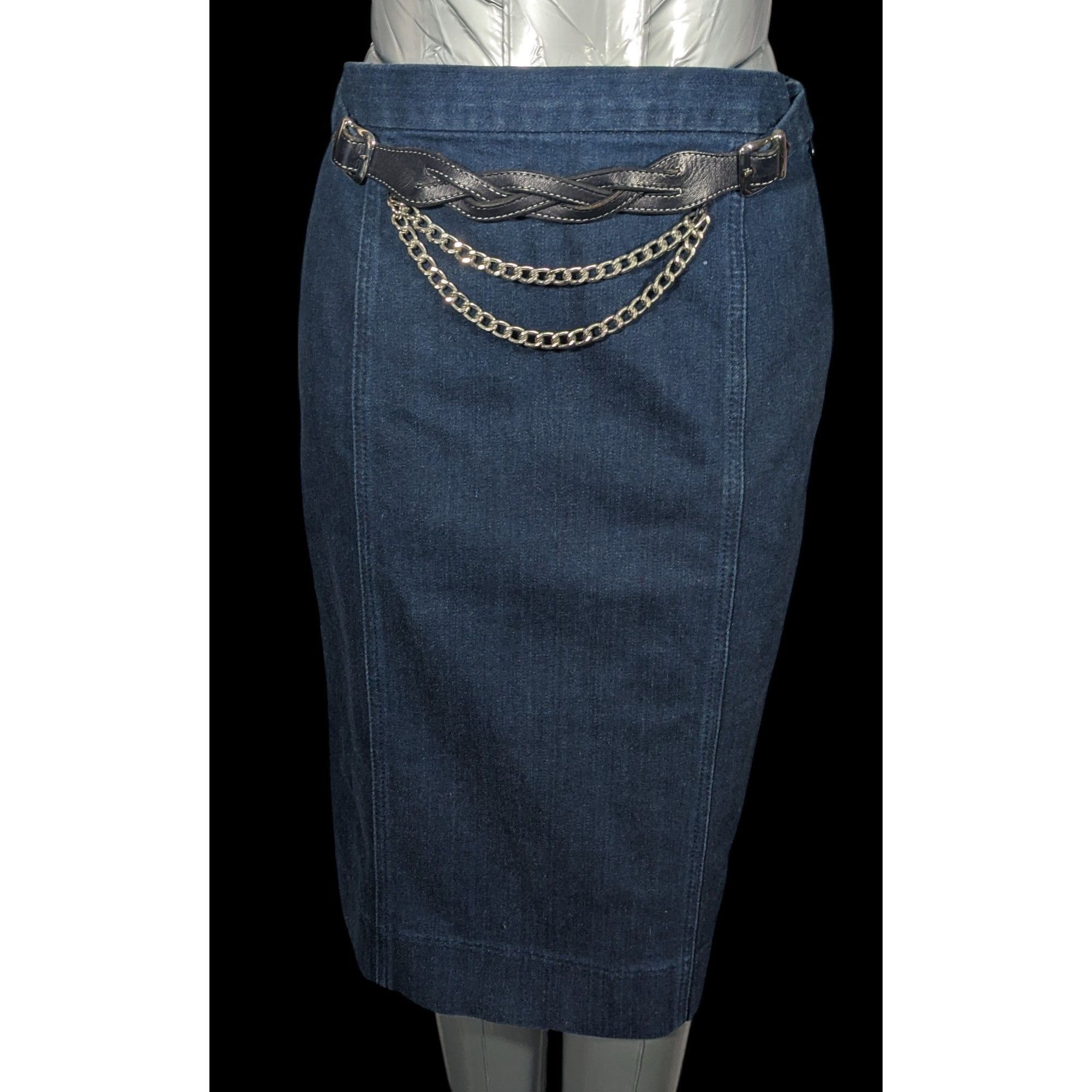 Ralph Lauren Vintage Ralph Lauren Blue Denim Skirt With Leather And Chain Size 26" / US 2 / IT 38 - 1 Thumbnail