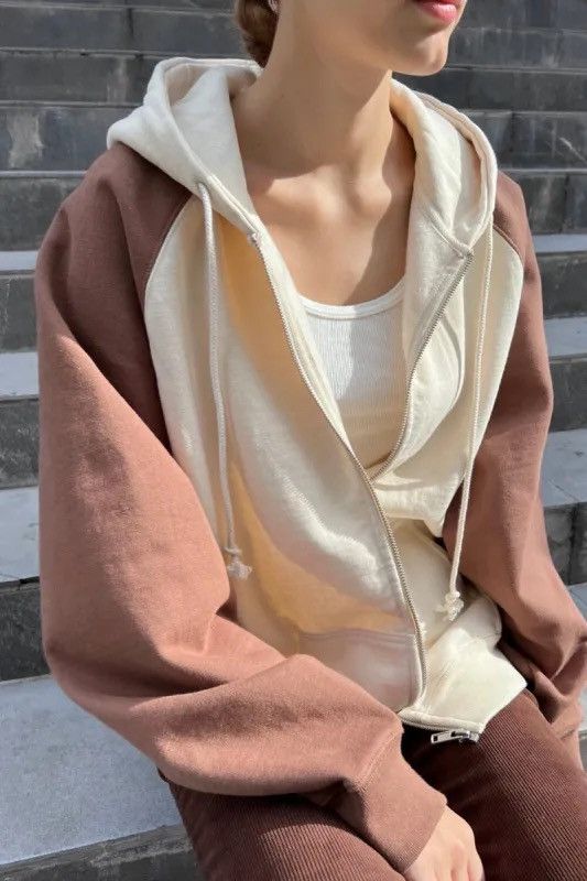 Brandy Melville Brandy Melville ZipUp Brown Cream Raglan Sweatshirt Size ONE SIZE - 1 Thumbnail