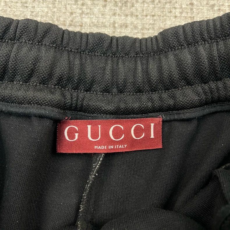 Gucci Gucci Size M 24ss three-dimensional black letter logo shor Size US 32 / EU 48 - 3 Thumbnail