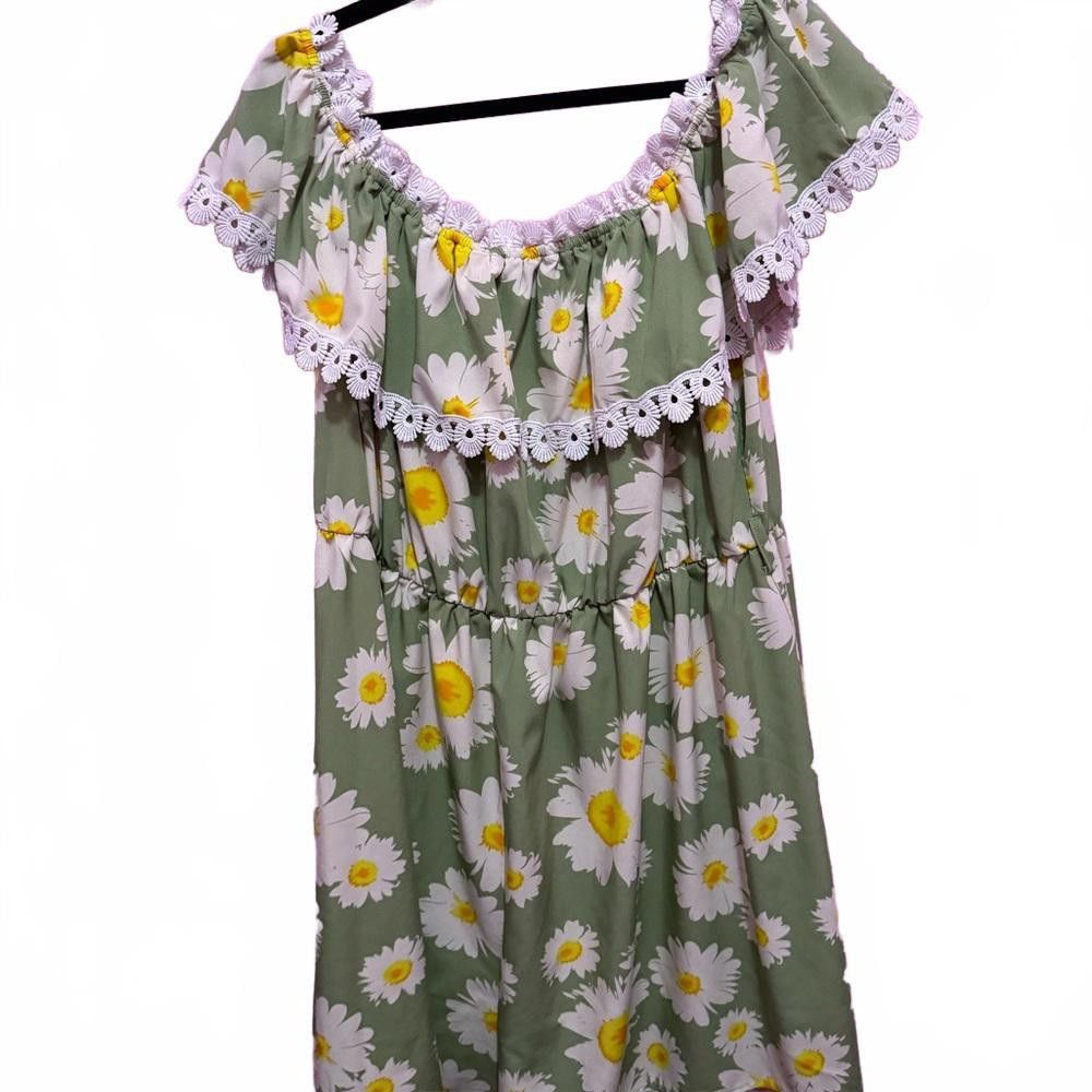 Designer Floral Off-Shoulder Romper with Lace Trim Size 42" / US 20 - 4 Thumbnail