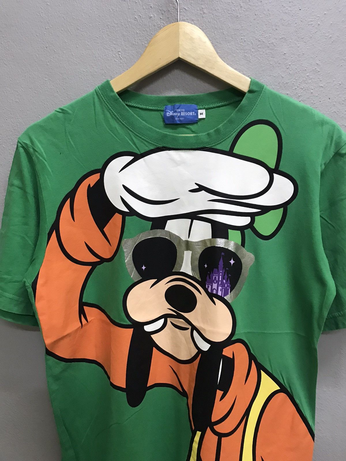 Cartoon Network VINTAGE TOKYO DISNEYLAND RESORT TSHIRT Size US S / EU 44-46 / 1 - 4 Thumbnail