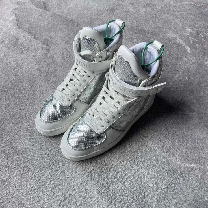 Louis Vuitton Louis Vuitton Boombox Casual Sneakers for Women 0079 Size US 7 / IT 37 - 1 Thumbnail