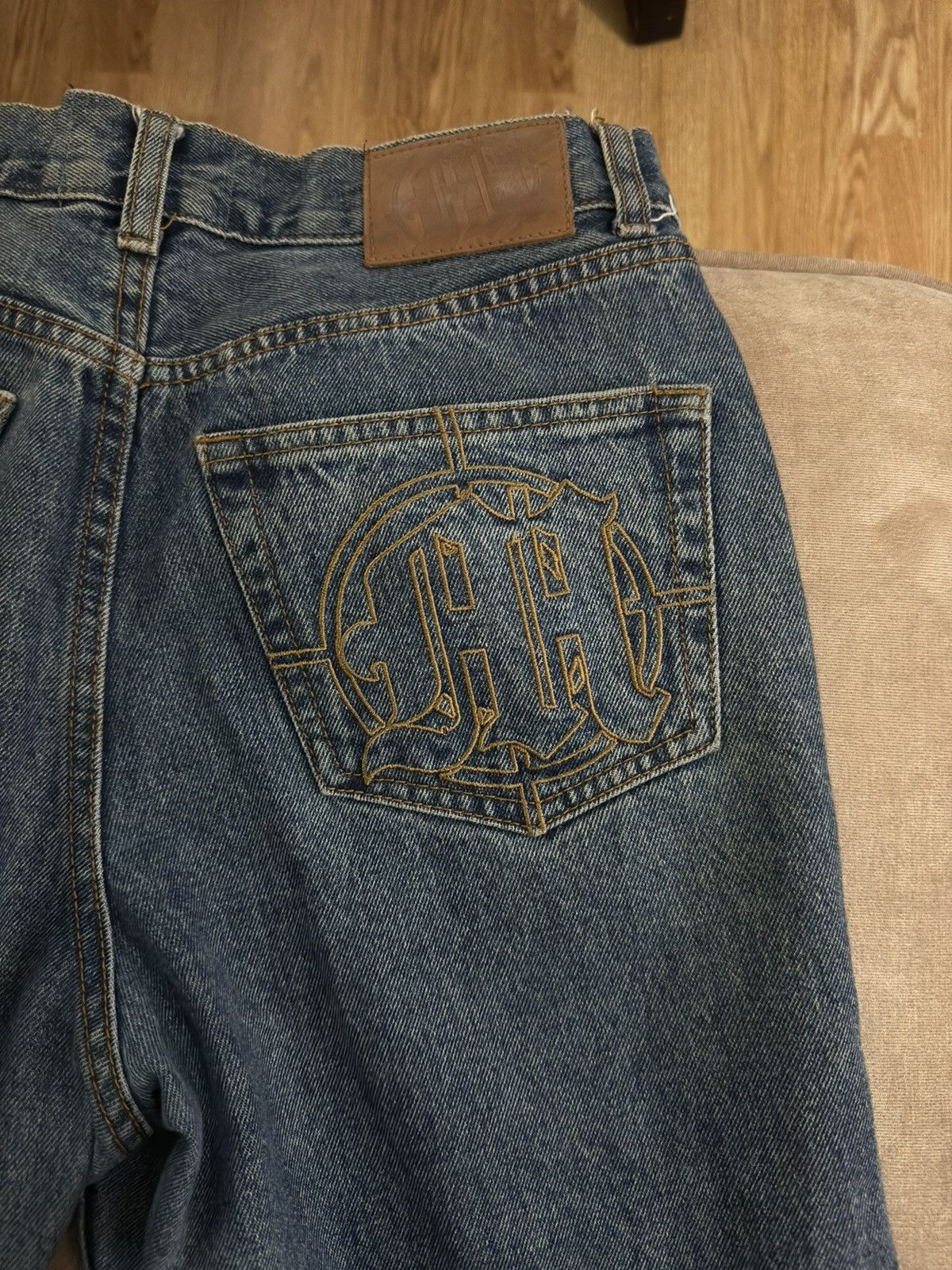 Menace MENACE LA EMBOSSED TARGET LOGO DENIM PANTS Size US 28 / EU 44 - 3 Thumbnail
