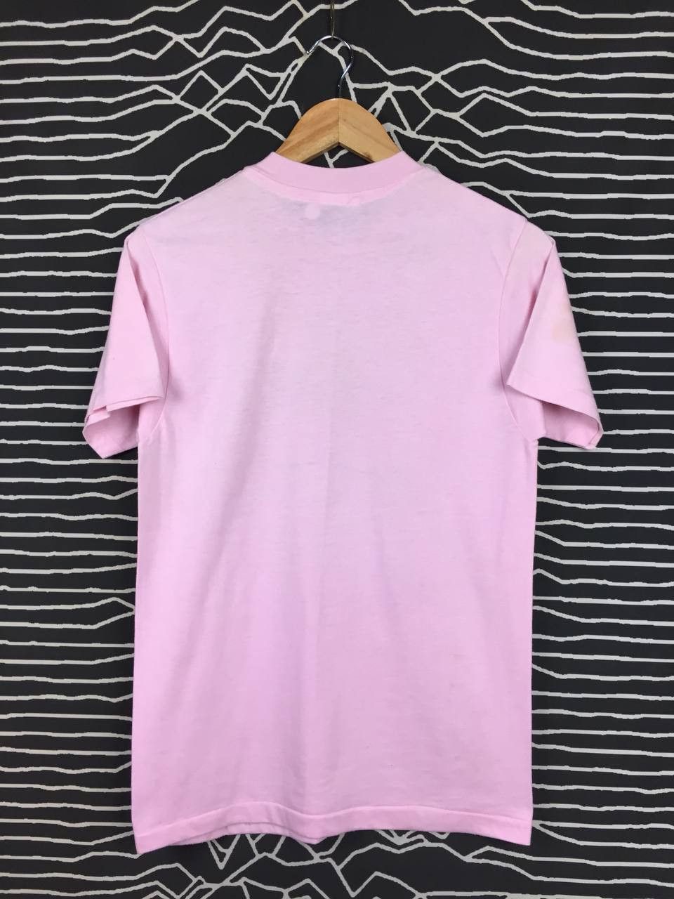 Hanes × Vintage Vtg 80s Little woman Of Concord Single Stitch Tee Size US M / EU 48-50 / 2 - 11 Thumbnail
