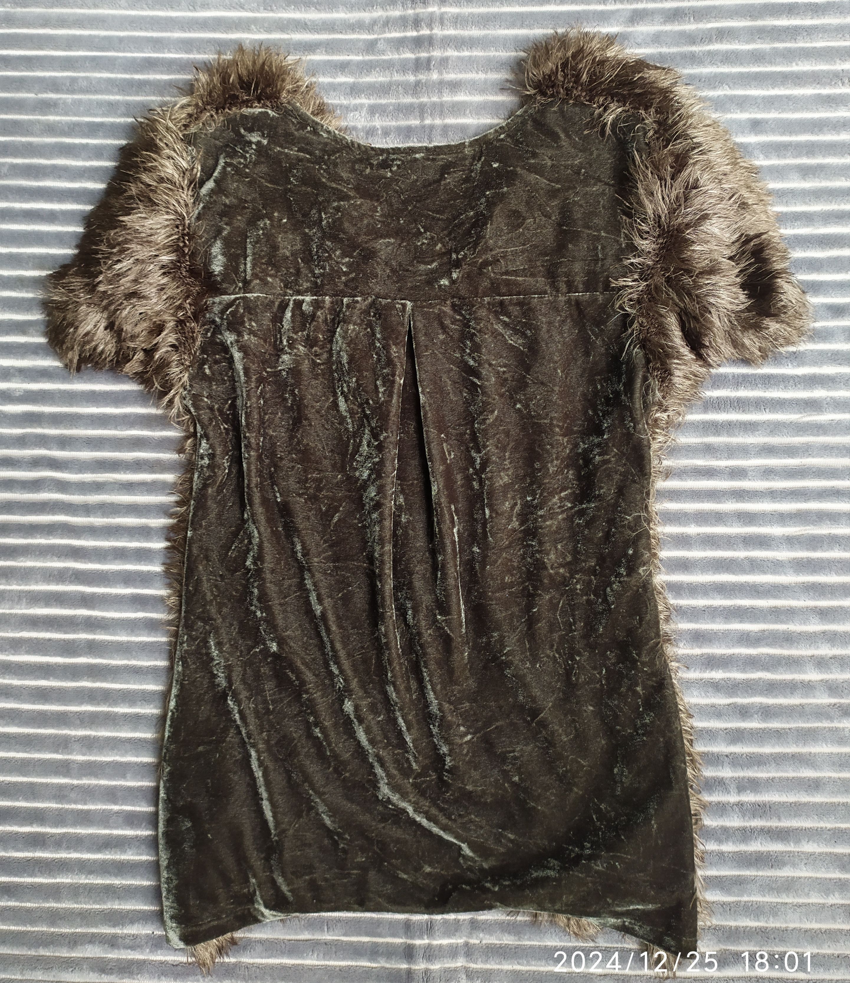 If Six Was Nine × Japanese Brand × Le Grande Bleu (L.G.B.) Japanese Fur Tshirt Size US S / EU 44-46 / 1 - 2 Thumbnail
