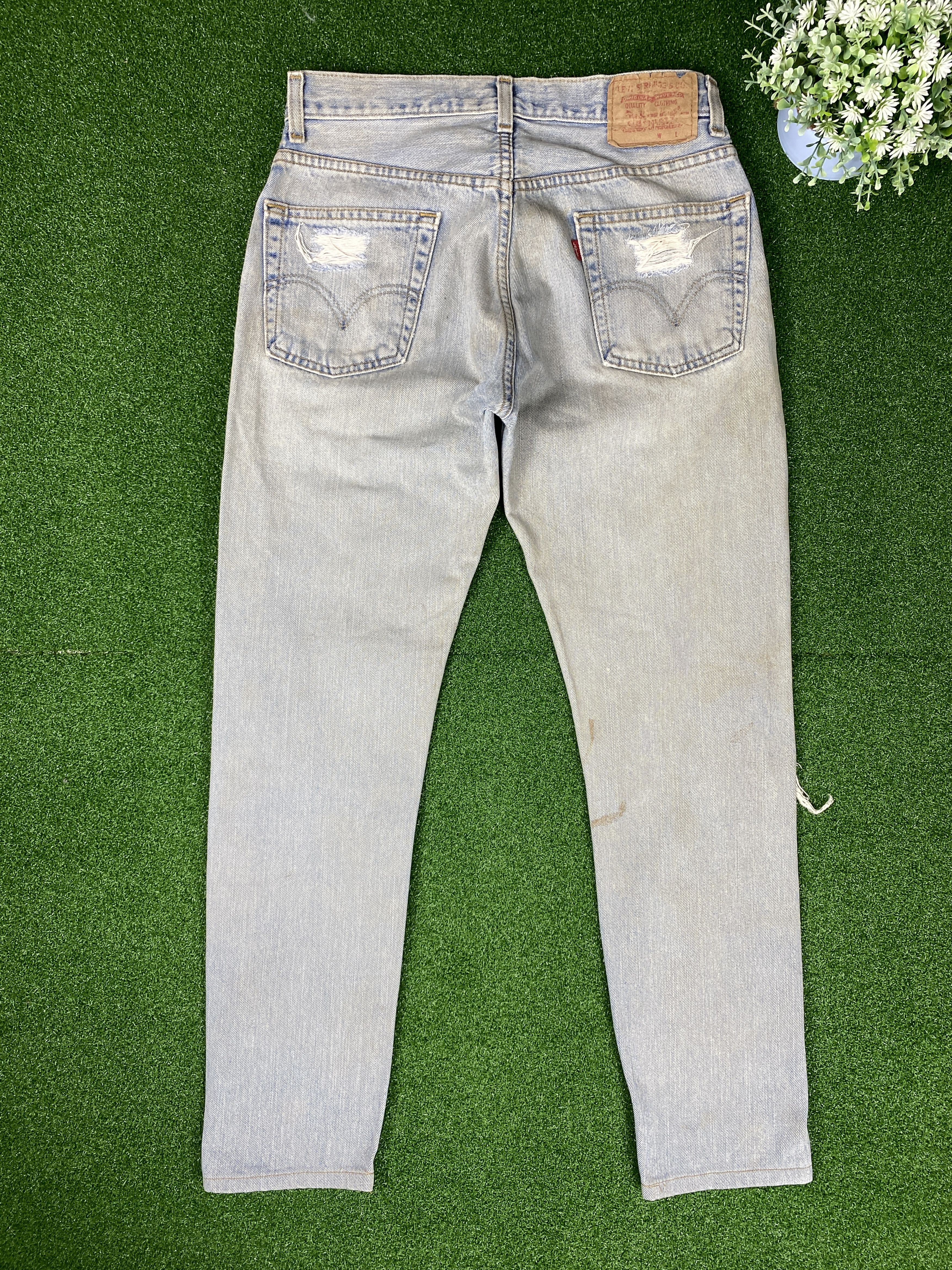 Levi's × Vintage Vintage Levi's 505 Distressed Denim Mid wash Jeans Size US 31 - 8 Thumbnail