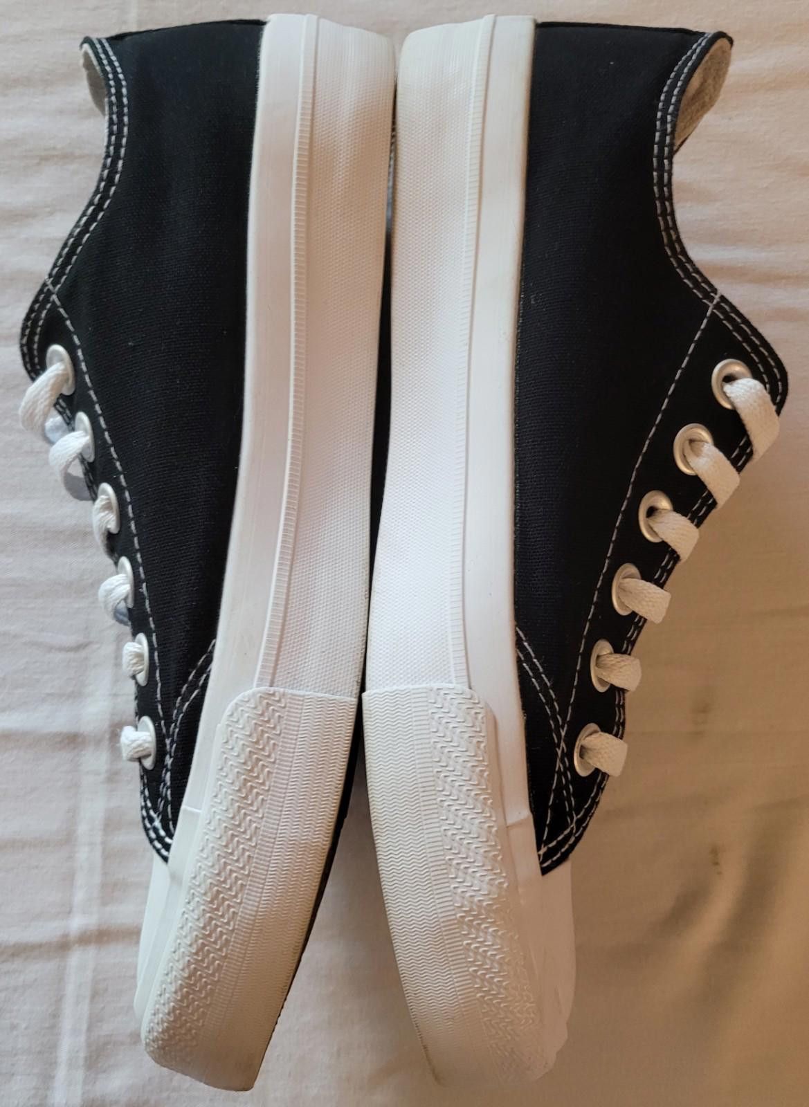 Designer No Boundries women's size 7 blk. & wht. tennis shoes Size US 7 / IT 37 - 5 Thumbnail