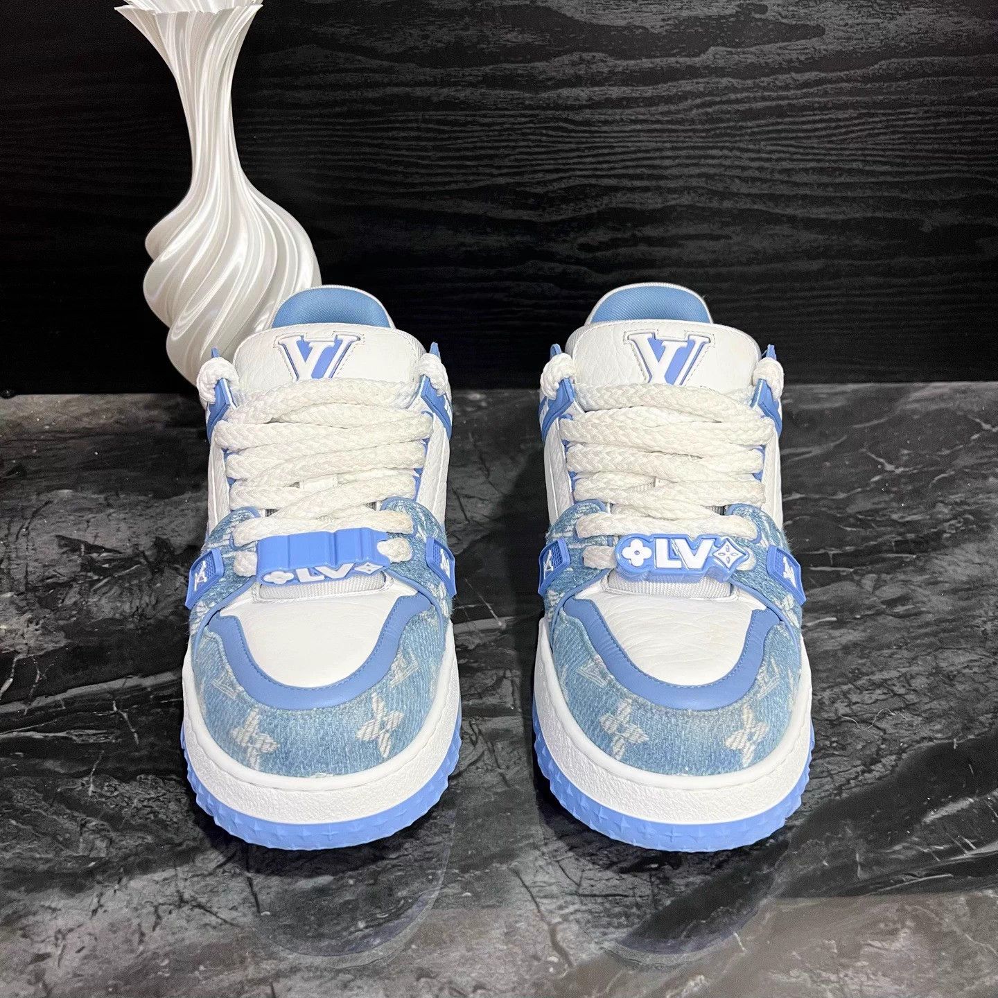 Louis Vuitton TrainerMax White Blue Denim 40 EU 98 New Size US 9 / IT 39 - 2 Thumbnail