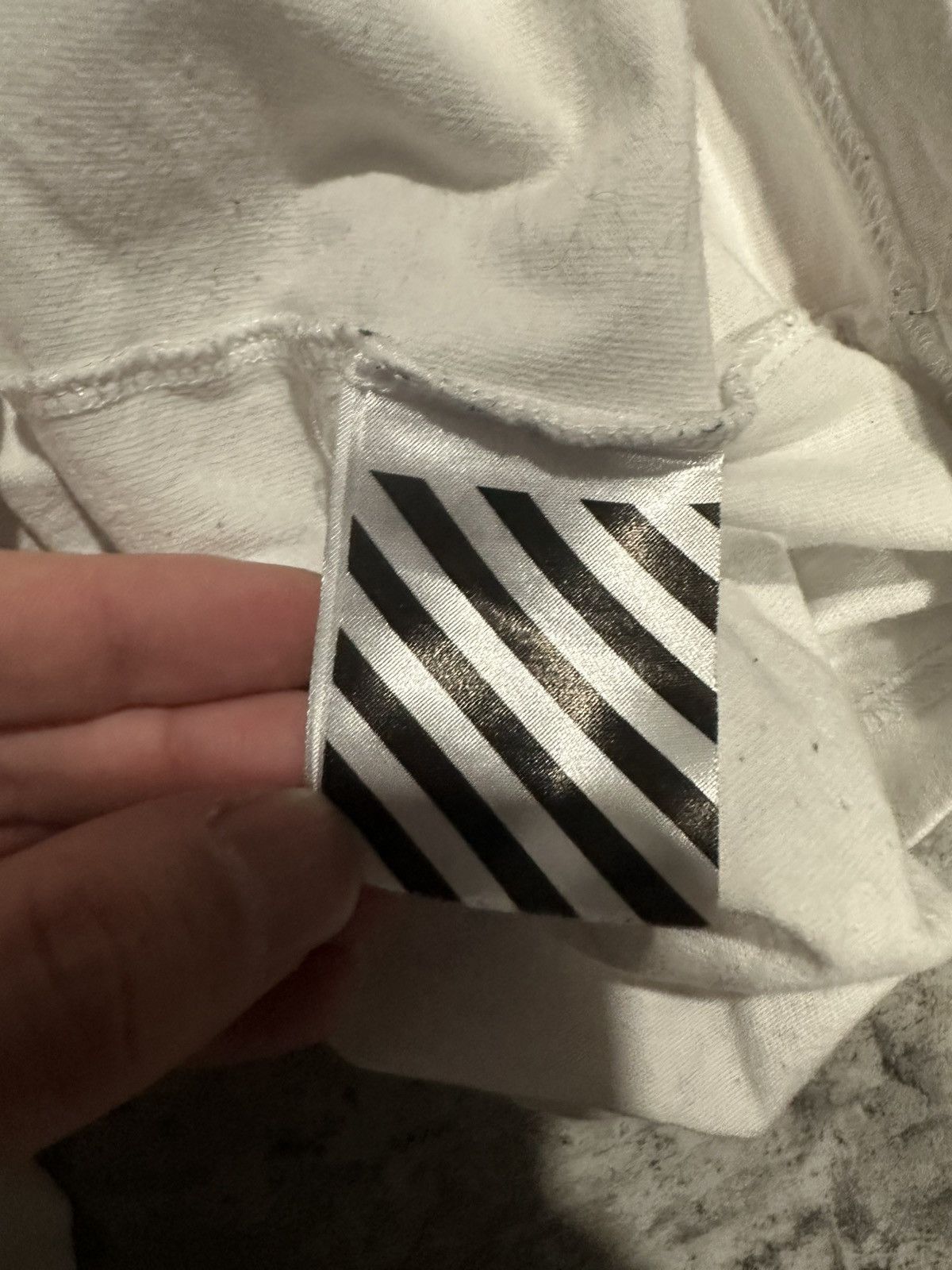 Off-White OFF-WHITE 'NARCISSUS TEE' Size US XL / EU 56 / 4 - 4 Thumbnail