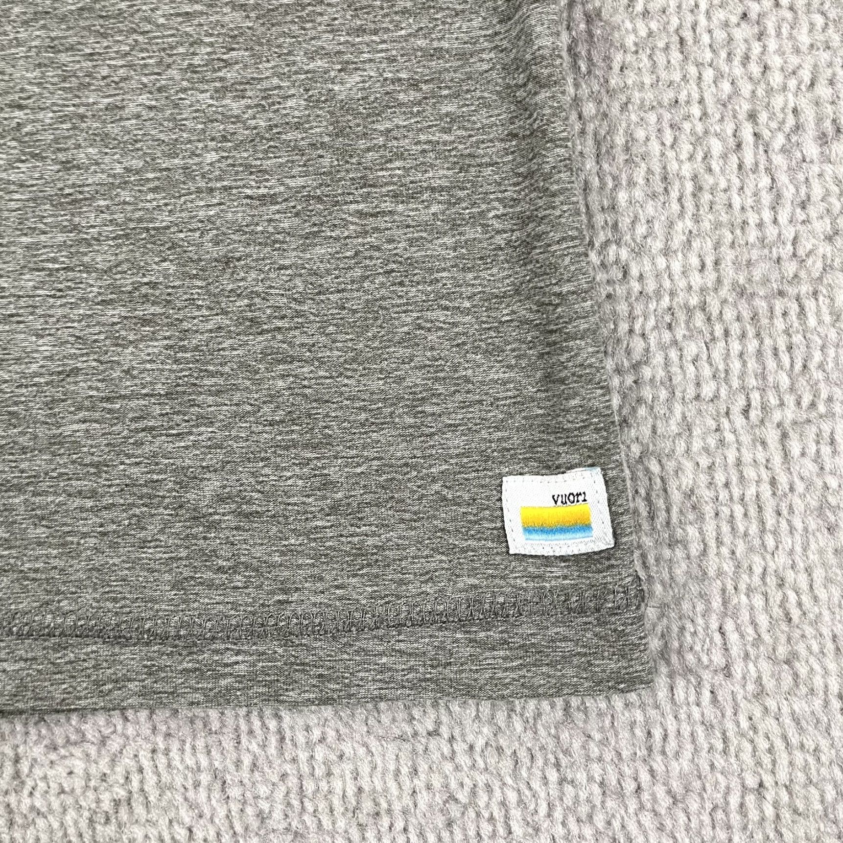Vuori Vuori Strato Tech Shirt Mens Large Gray Performance Active Fitness Gym Short Sleeve Logo Vintage: No Size US L / EU 52-54 / 3 - 2 Thumbnail