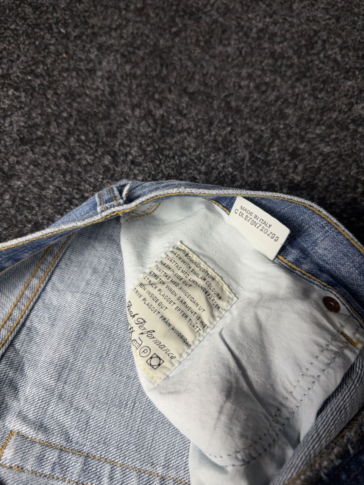 Peak Performance 90s Retro Peak Performance Italy Vintage Light Wash Jeans Size US 33 - 10 Thumbnail