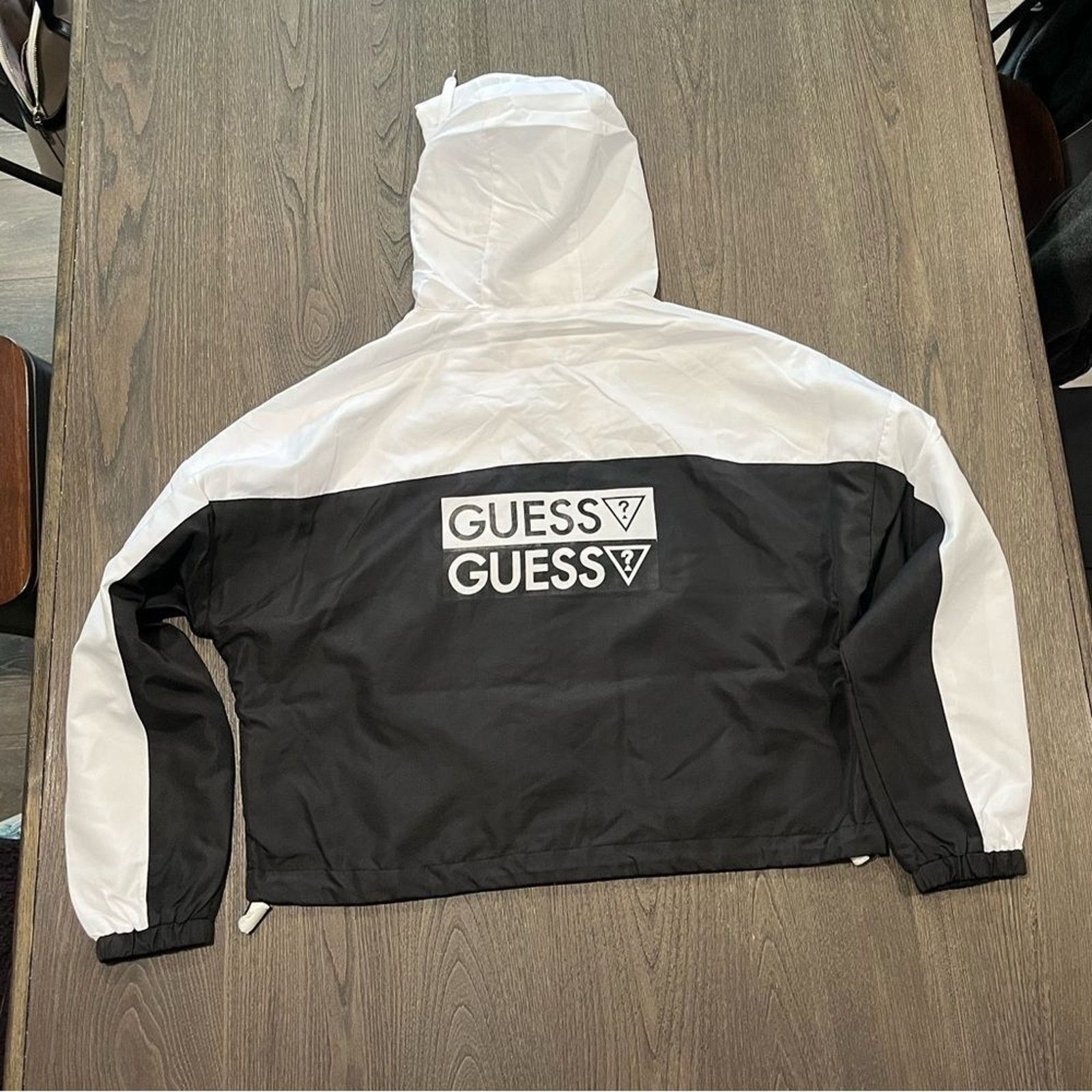 Guess NWOT Guess Black White Colorblock Cropped Windbreaker Size M / US 6-8 / IT 42-44 - 8 Thumbnail