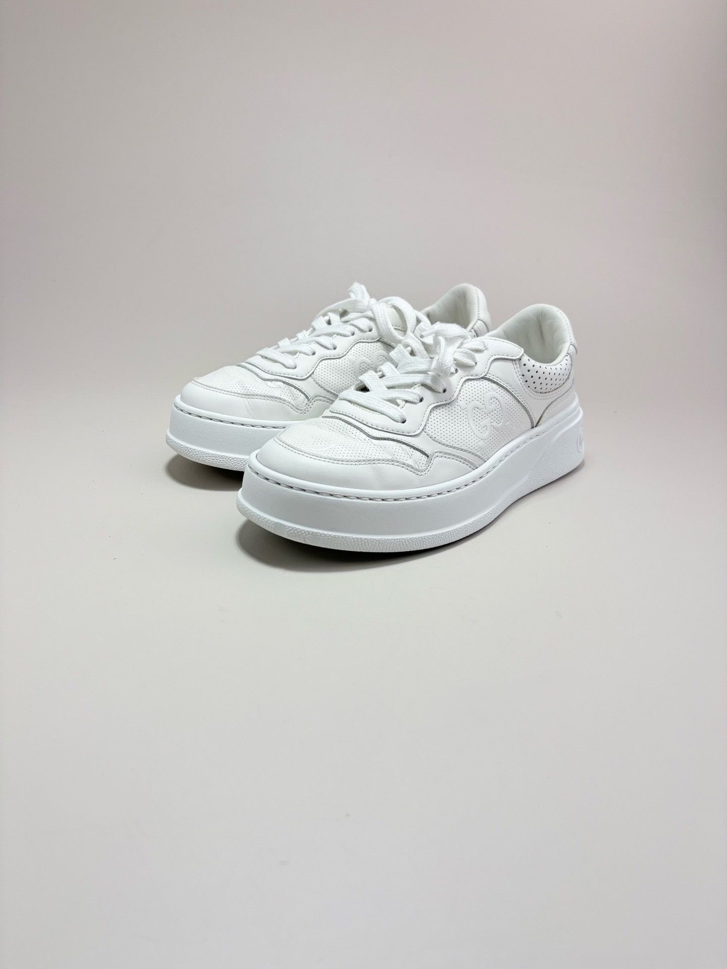 Gucci Gucci White Biscuit Shoes Size US 5 / IT 35 - 1 Thumbnail