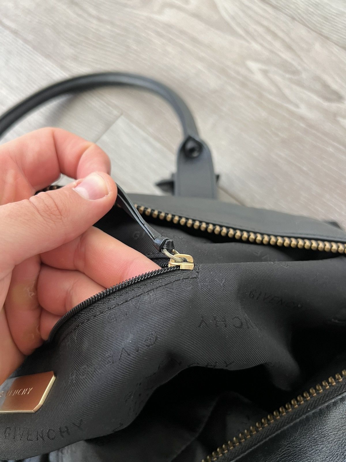 Givenchy Givenchy Black Signature Canvas Leather Boston Monogram Bag Size ONE SIZE - 20 Thumbnail