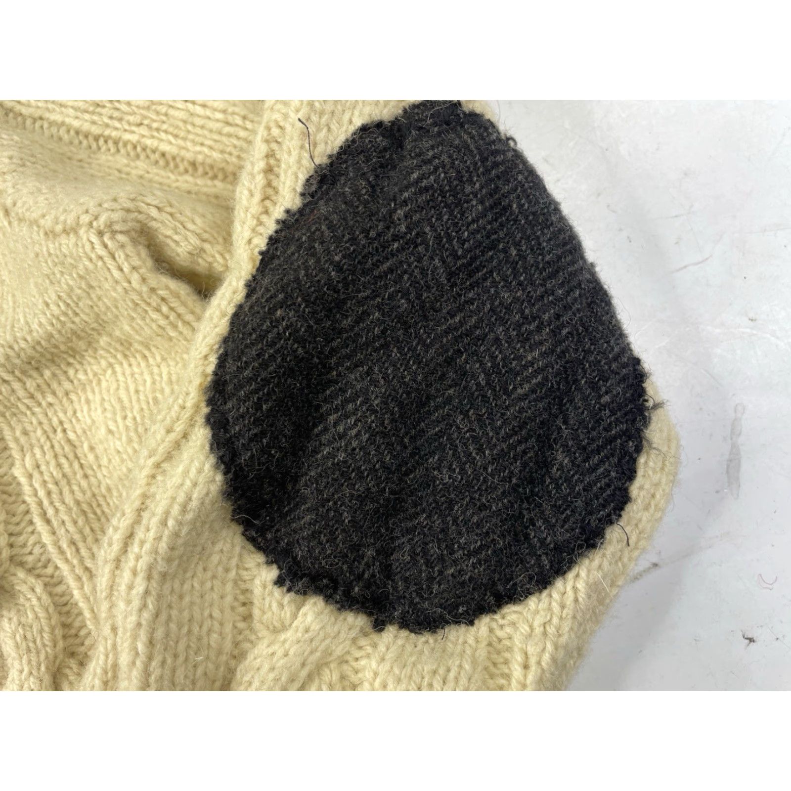 Polo Ralph Lauren VINTAGE Polo Ralph Lauren V-Neck Cable-Knit Sweater XL Men's Ivory Pullover Tennis Hand Knit Cable Knit Style Polo Ralph Lauren Shirt? Size US XL / EU 56 / 4 - 2 Thumbnail