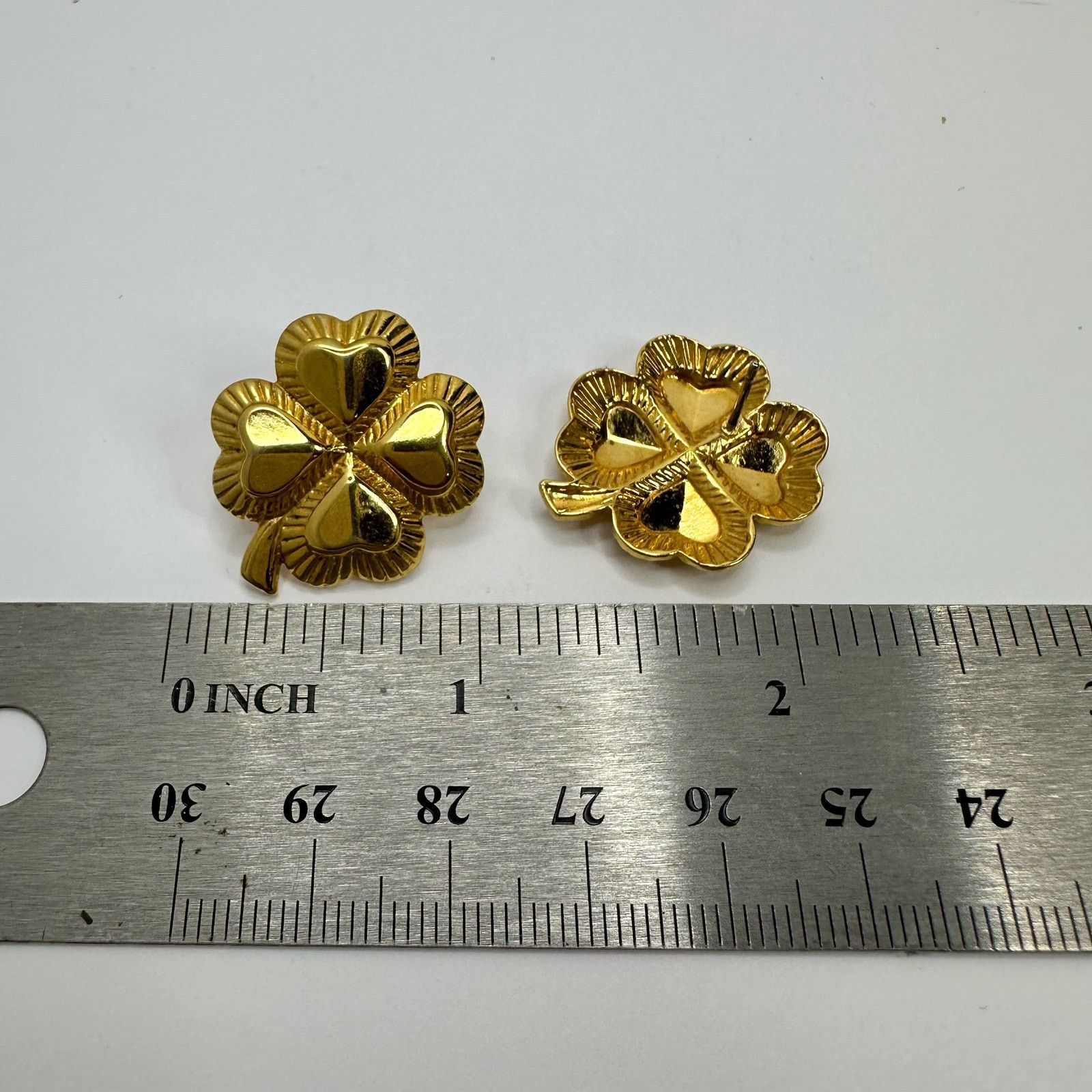 Vintage 4 Leaf Gold Tone Clovers🍀 Earrings St. Patrick's Irish Size ONE SIZE - 4 Thumbnail