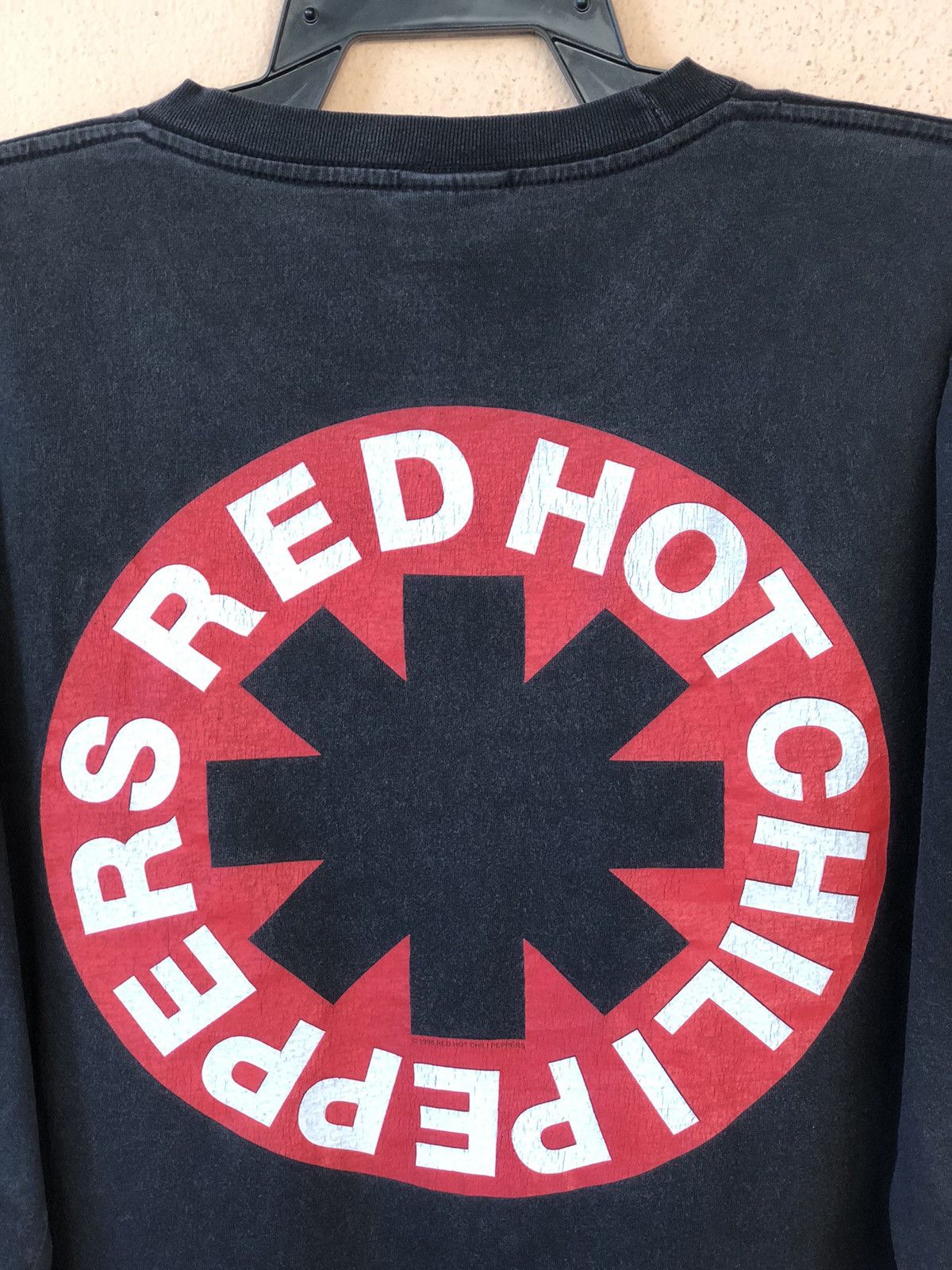 Band Tees Vintage 90s Red Hot Chili Peppers LS Band Tee Size US L / EU 52-54 / 3 - 16 Thumbnail