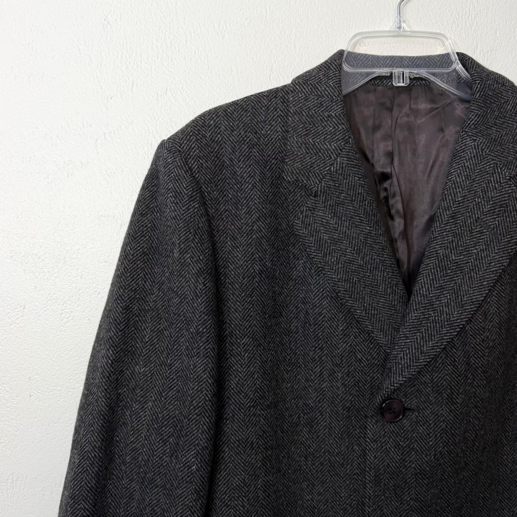 Vintage VINTAGE Barneys New York Overcoat Mens 46 Gray Wool Herringbone Tweed Long Lined Coat Size US S / EU 44-46 / 1 - 6 Thumbnail