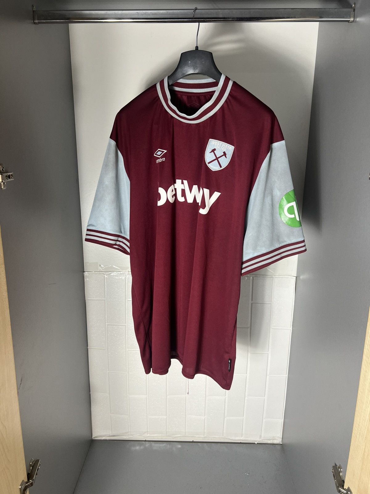 Vintage VERY RARE UMBRO FC WEST HAM UNITED ENGLAND SOCCER JERSEY 90s Size US XXL / EU 58 / 5 - 3 Thumbnail
