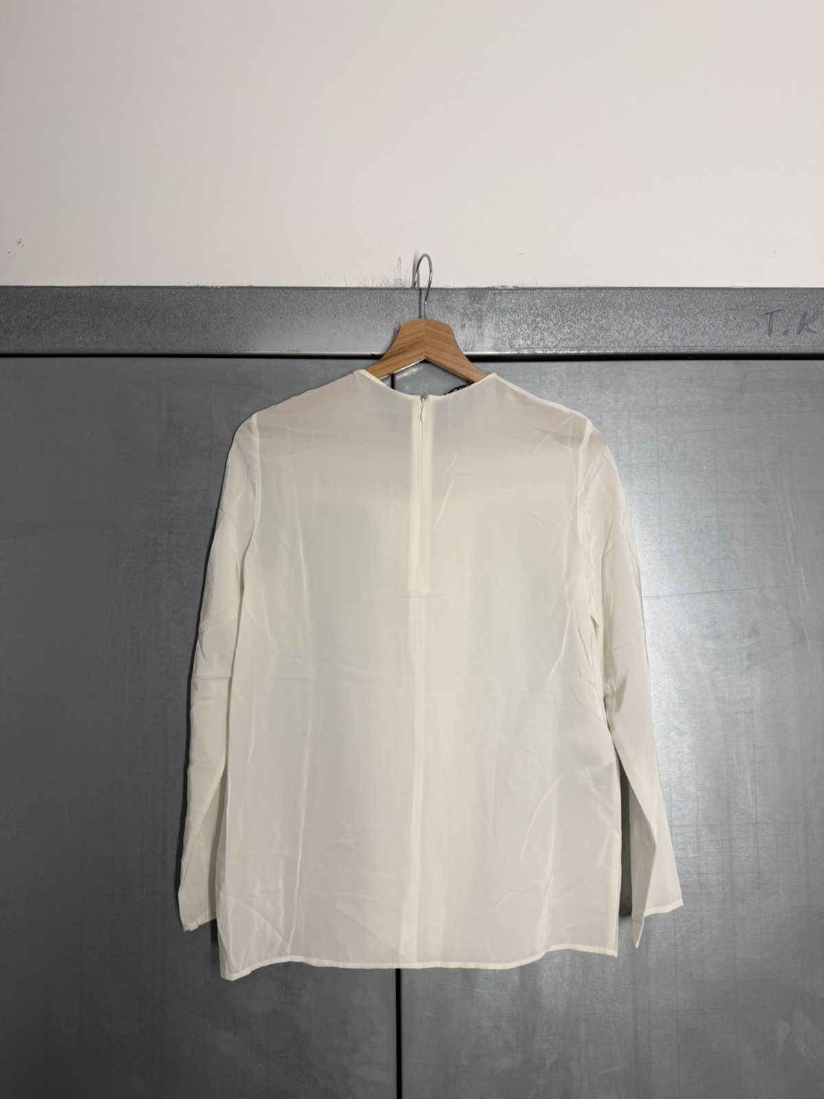 Miu Miu Miu Miu Silk 1/3 Back Zip Blouse Size S / US 4 / IT 40 - 12 Thumbnail