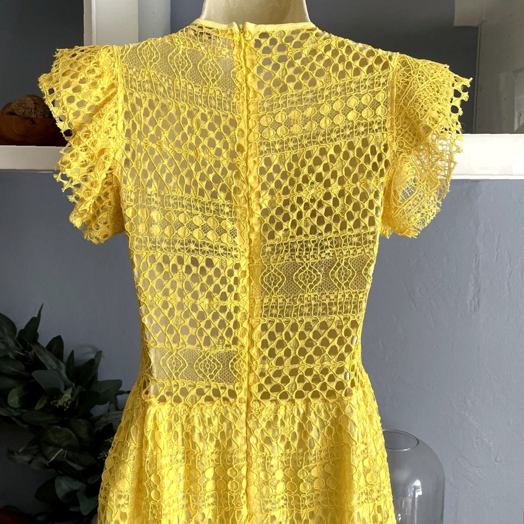 Vintage Rinascimento Italy Yellow Lace Maxi Dress XS XXS/XS Dress Length Long Lace Brand Rinascimento Women Maxi Yellow Lace XXS/XS Italy Size XS / US 0-2 / IT 36-38 - 4 Thumbnail