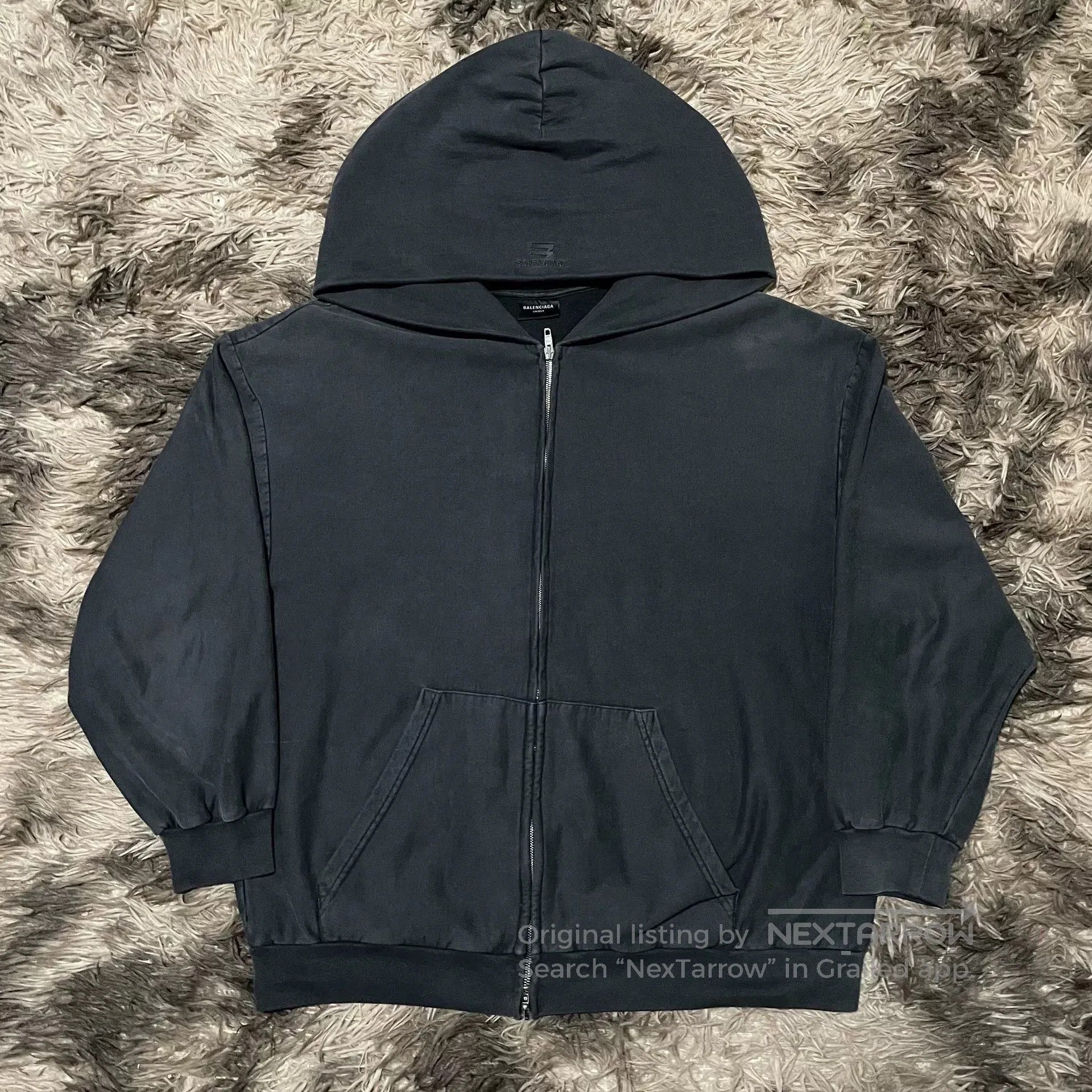 Balenciaga balenciaga logo hoodie in size medium. Size US M / EU 48-50 / 2 - 1 Thumbnail
