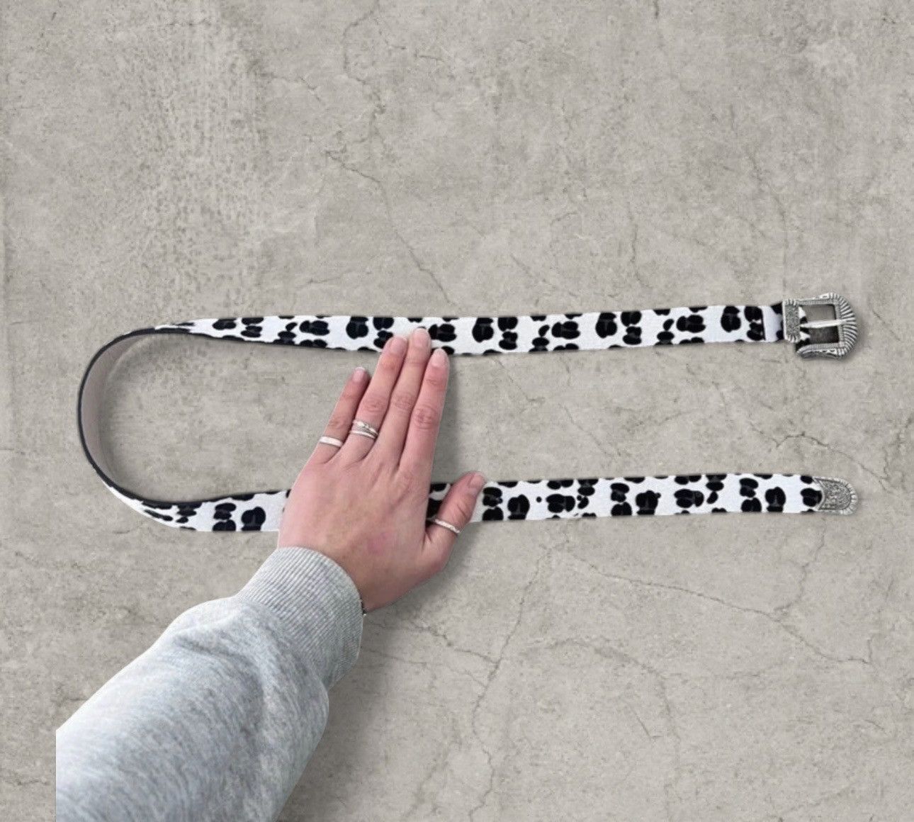 Japanese Brand Vintage style Western belt in cow print, silver. One size Size ONE SIZE - 1 Thumbnail