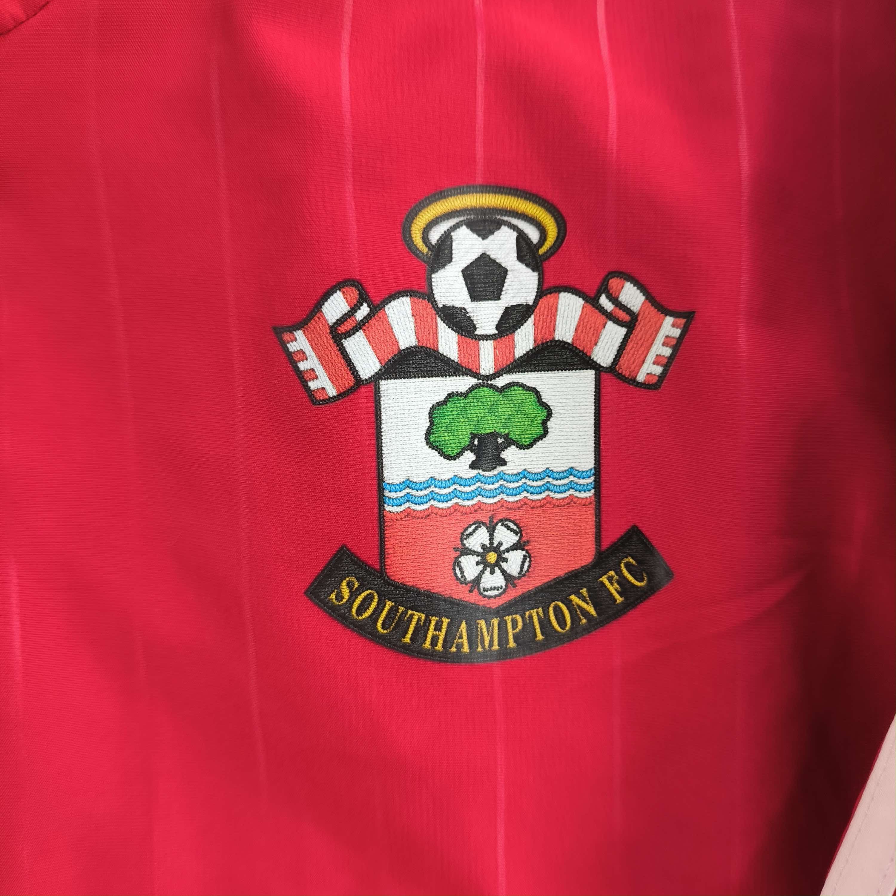 Adidas Southampton 2015-16 Adidas football track top size XL Size US XL / EU 56 / 4 - 3 Thumbnail