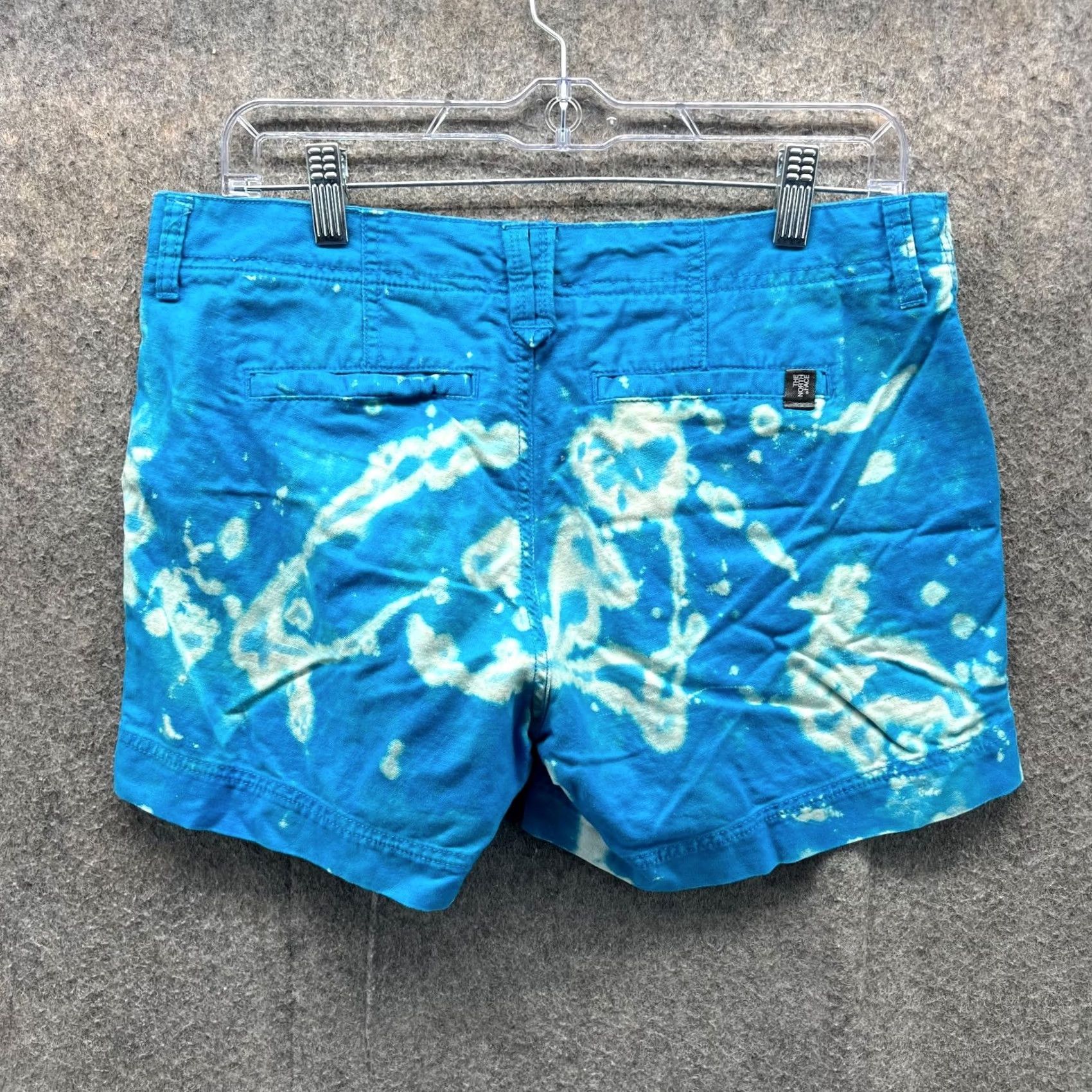 The North Face The North Face Shorts Womens 6 Light Blue Chino Flat Front Canvas Cotton Hiking Size 28" / US 6 / IT 42 - 2 Thumbnail
