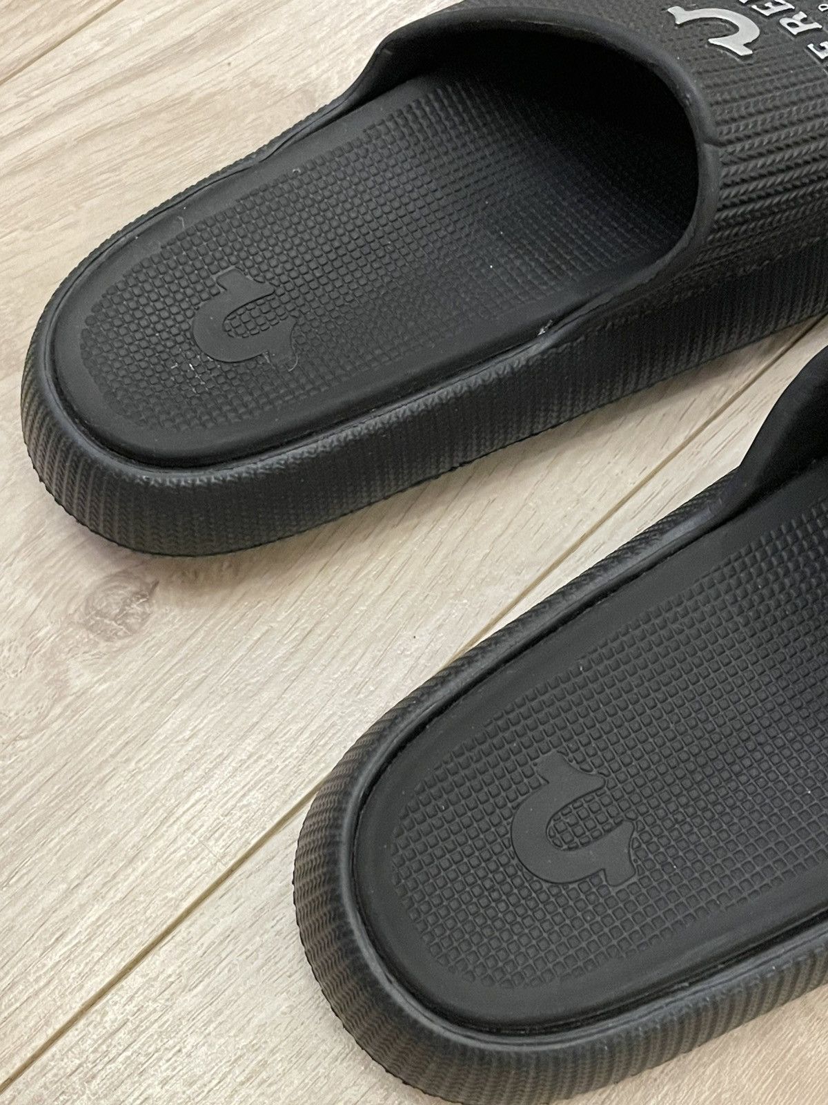 True Religion True Religion Black Slippers Size US 6 / IT 36 - 4 Thumbnail