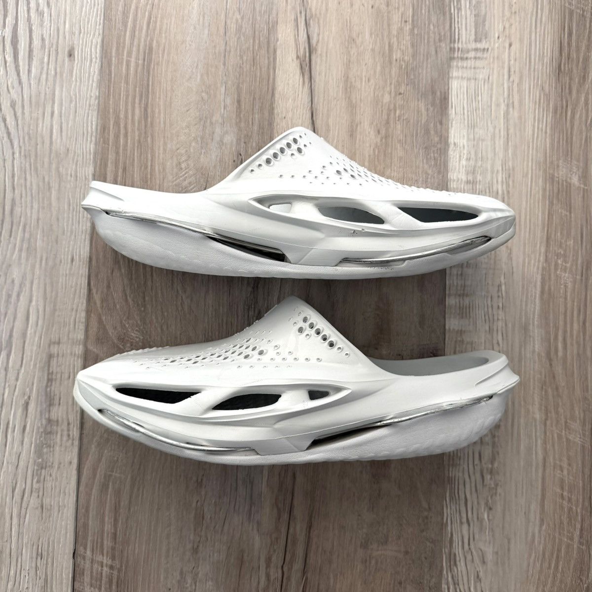 MMW × Nike NIKE • MMW 005 Slide "Pure Platinum" (13M) Size US 13 / EU 46 - 2 Thumbnail