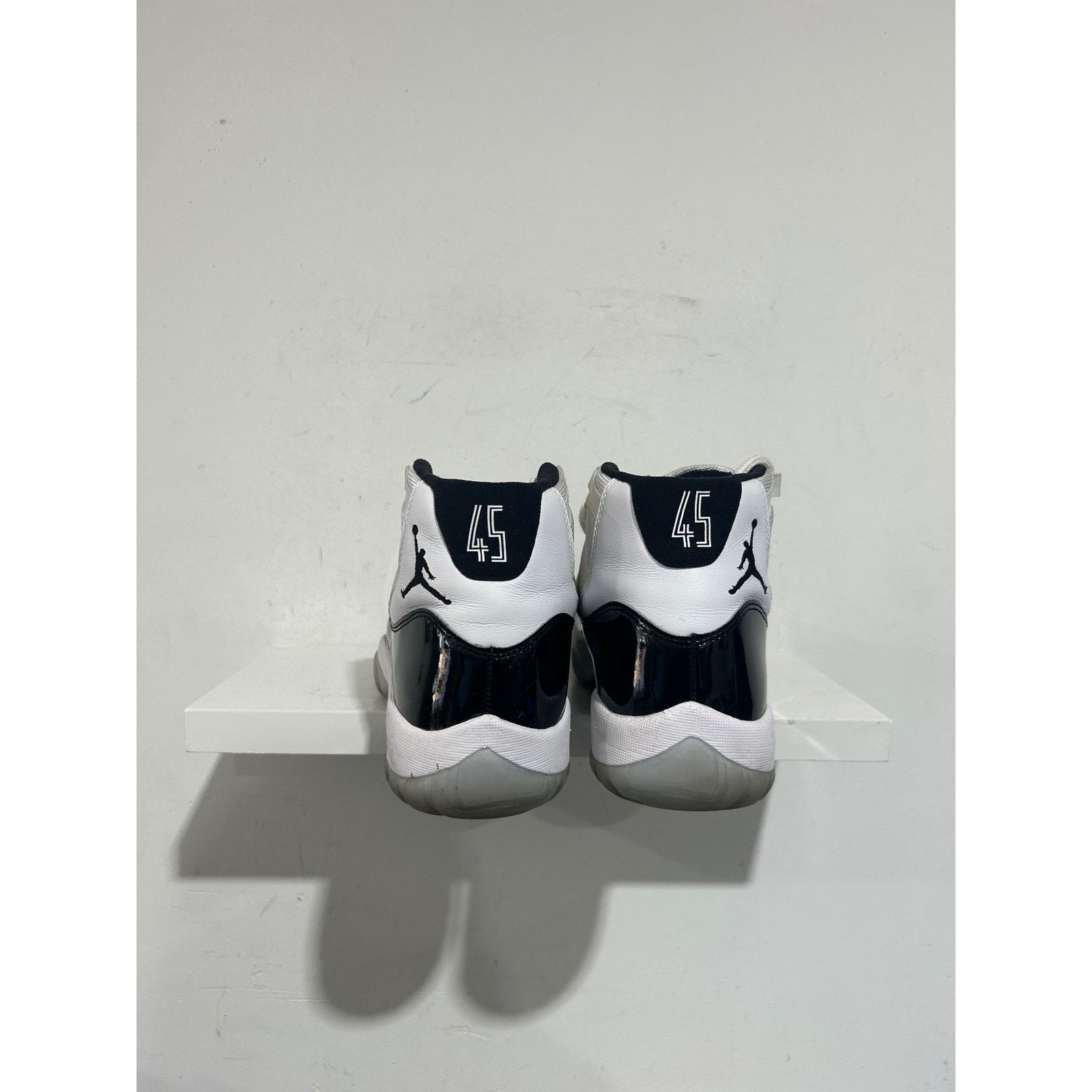 Nike JORDAN 11 RETRO CONCORD 2018 SIZE 10 PREOWNED Size US 10 / EU 43 - 4 Thumbnail