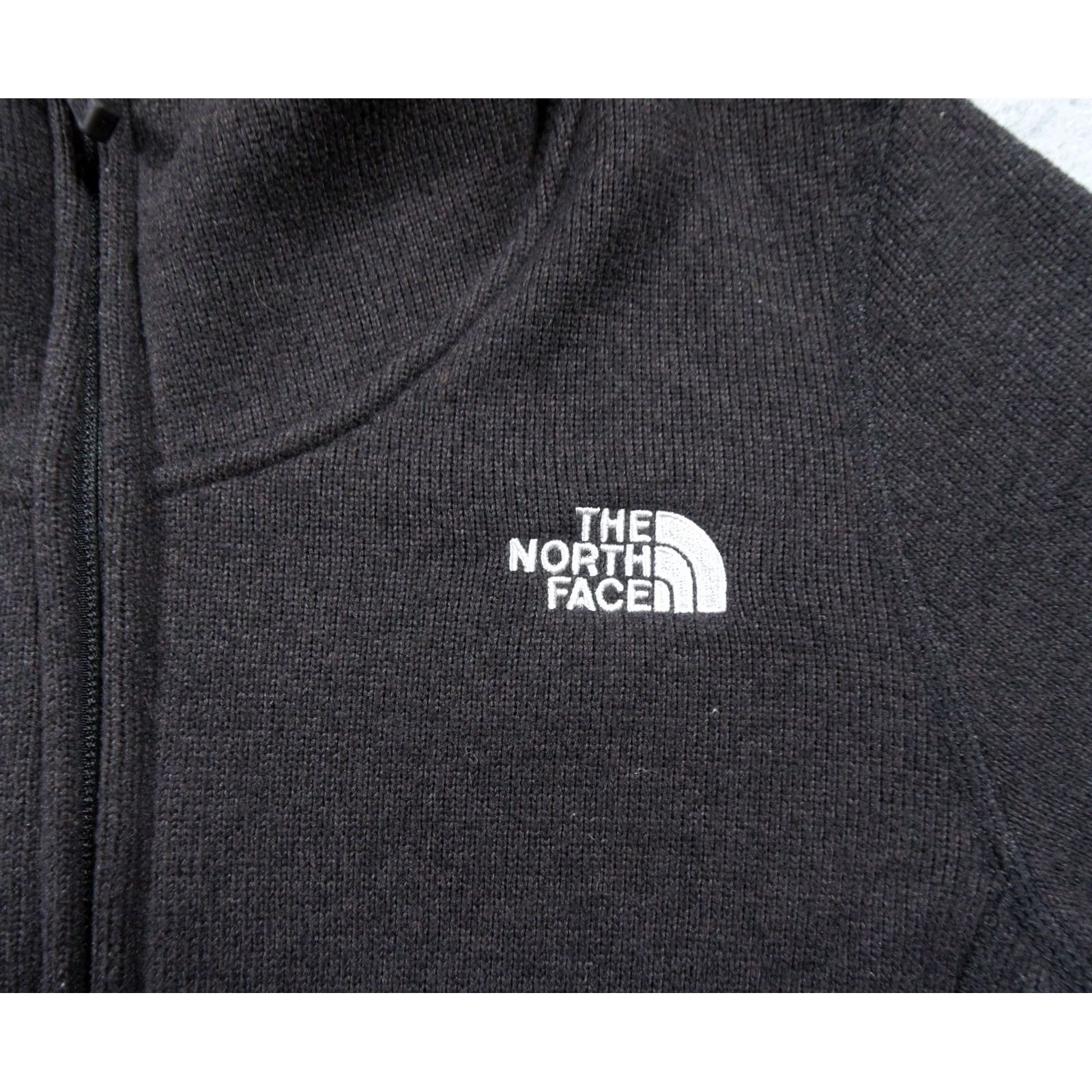 The North Face The North Face Jacket Womens Small Black Fleece Outdoor Hiking Ladies Full Zip Logo Embroidered Slim? Regular? (avoid extra) Size S / US 4 / IT 40 - 3 Thumbnail
