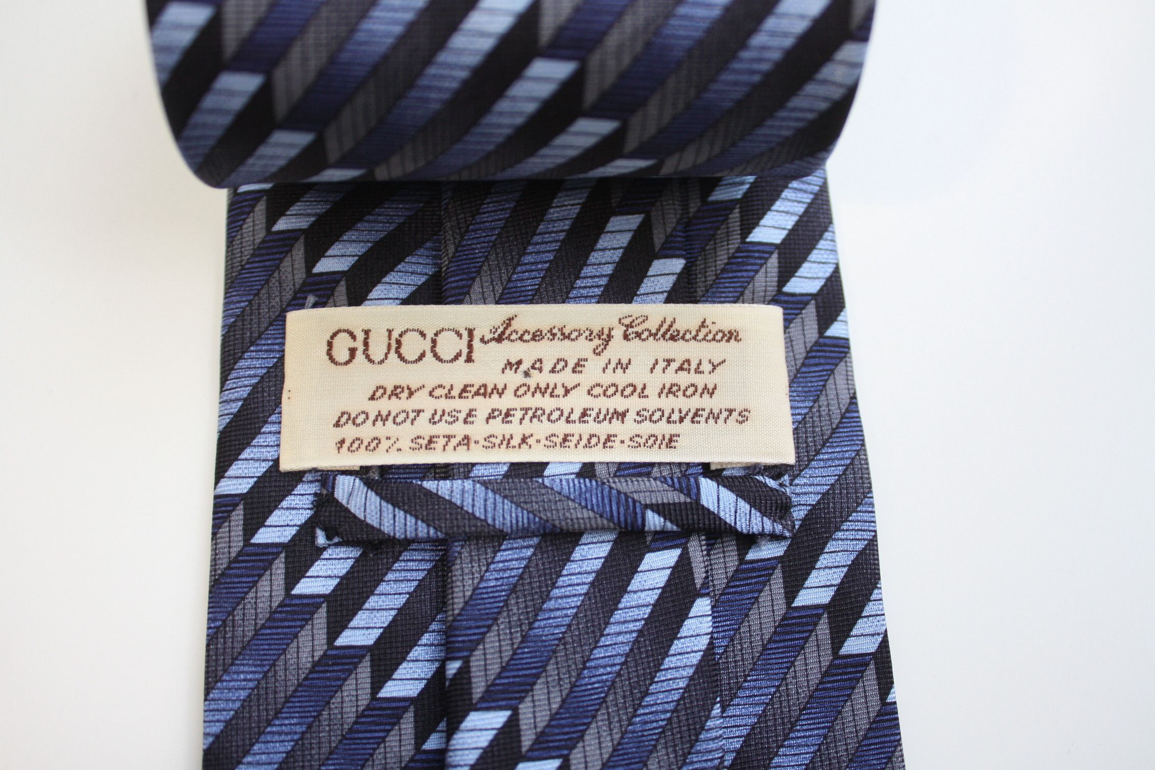 Gucci Gucci Navy Blue Silk Tie Made In Italy Size ONE SIZE - 2 Thumbnail