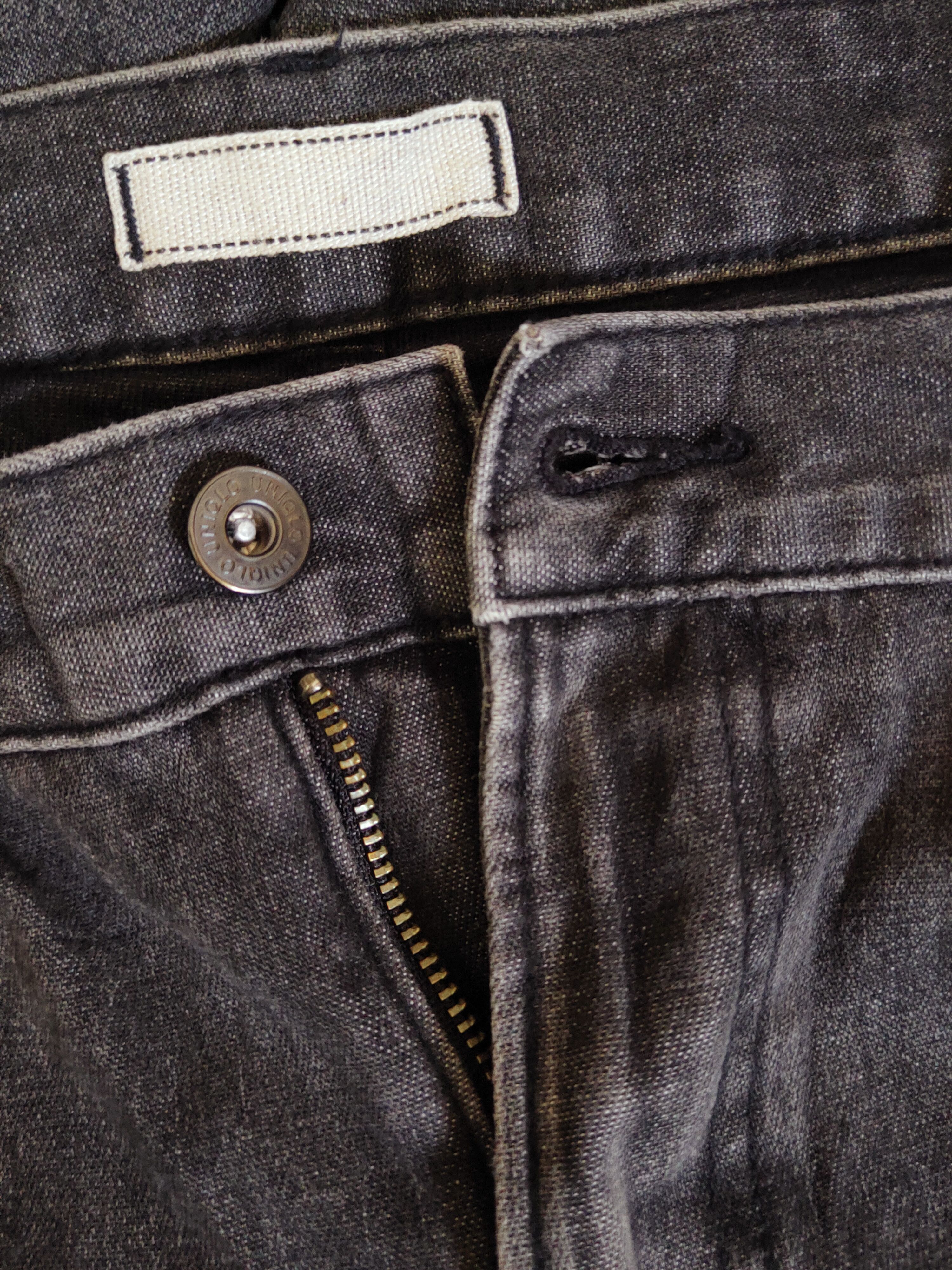 Japanese Brand Uniqlo Black Faded Faded Distressed Ripped Jeans #S2647 Size US 35 - 12 Thumbnail