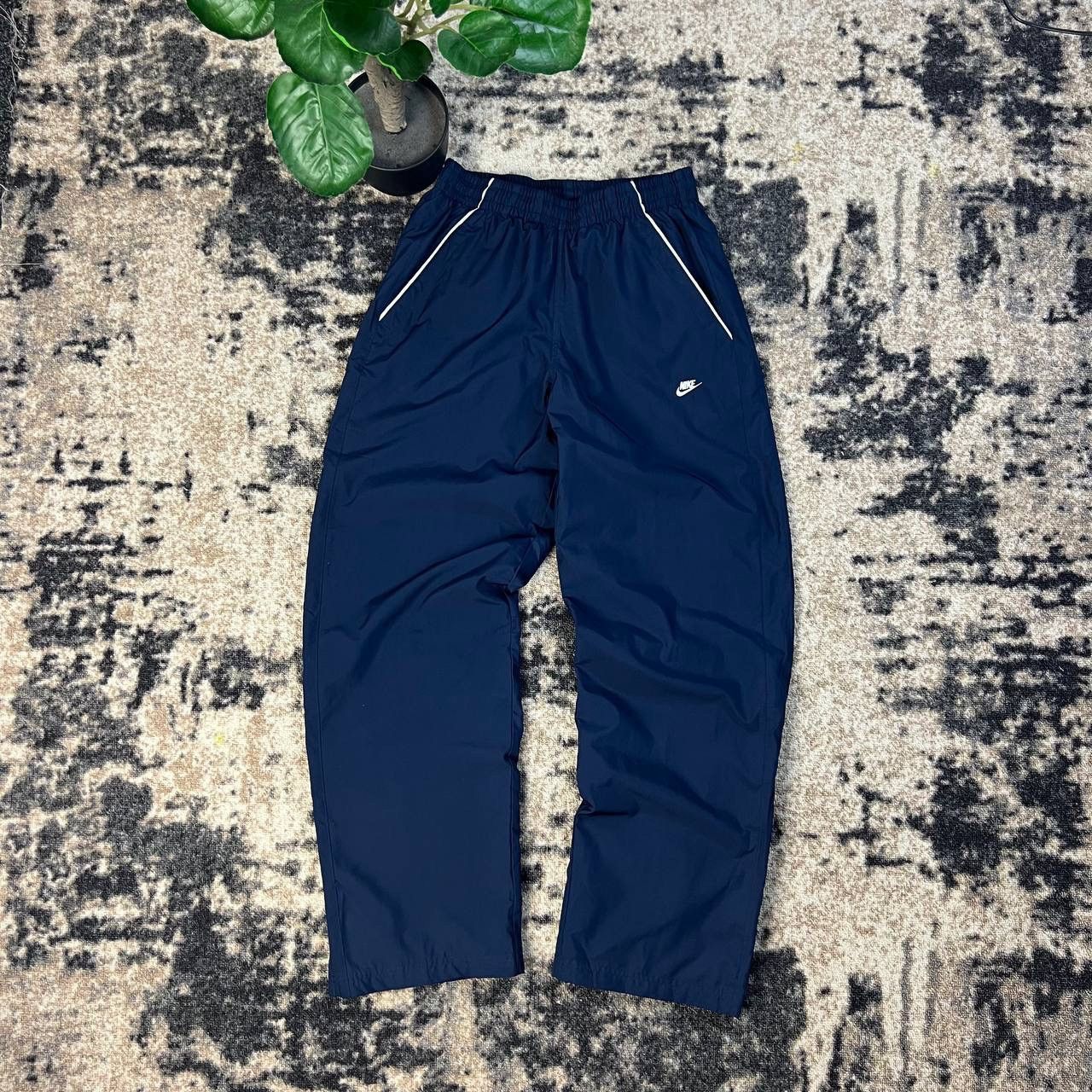 Nike Nike Mini Logo Vintage Y2K Baggy Parachute Track Pants Size US 32 / EU 48 - 1 Thumbnail