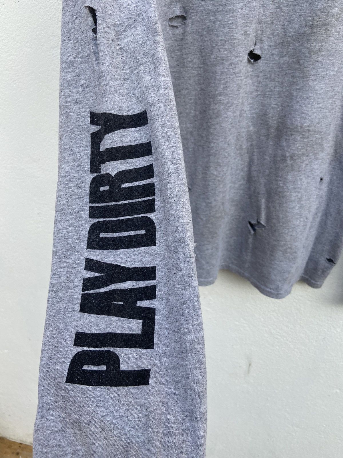 Undefeated Undefeated Play Dirty t shirt distressed long sleeve Size US M / EU 48-50 / 2 - 10 Thumbnail