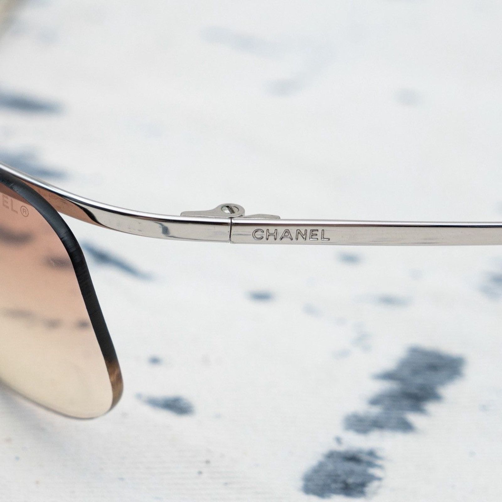 Chanel × Vintage Vintage chanel logo gradient rimless shield y2k sunglasses Size ONE SIZE - 8 Thumbnail