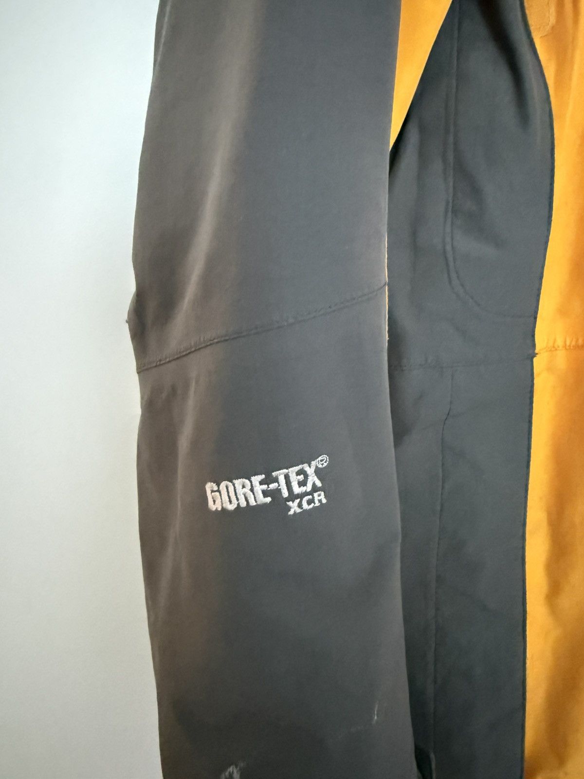 The North Face THE NORTH FACE SUMMIT SERIES GORTEX JACKET YELOW Size US L / EU 52-54 / 3 - 4 Thumbnail